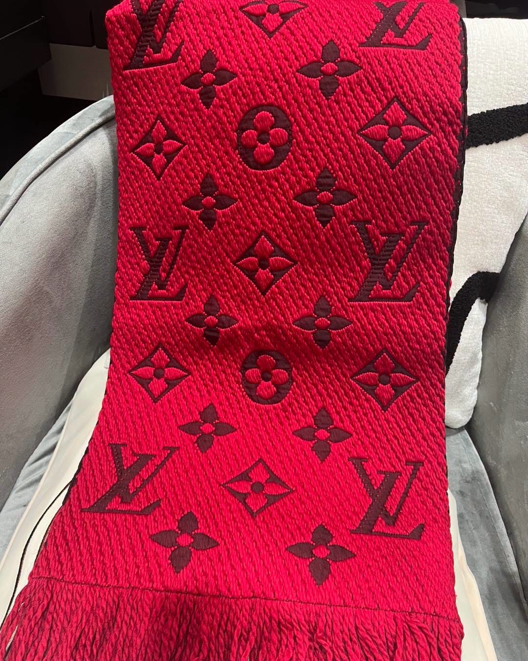 全新 Lv scarf 94% Wool 6% Silk Logomania 頸巾100%Authentic,全新未使用品 ✅box