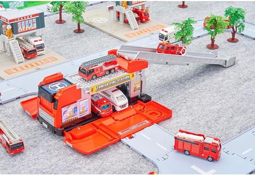 Tomica 變形消防車消防局套裝 TOMICA Vehicle Town Transforming Fire Truck 消防車軌道車庫（內附一輛消防車仔） 日版 TAKARA TOMY 香港現貨