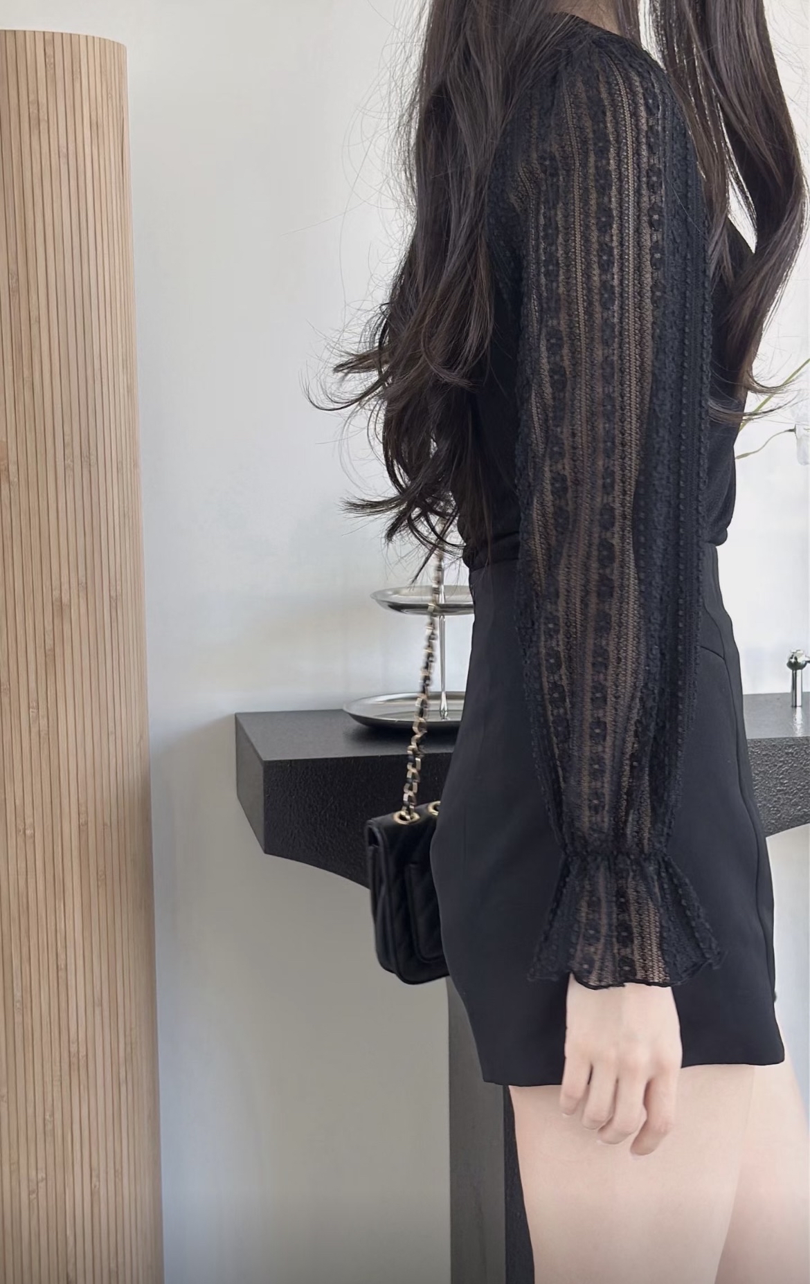 ♡ 蕾 絲 花 袖 心 領 上 衣。