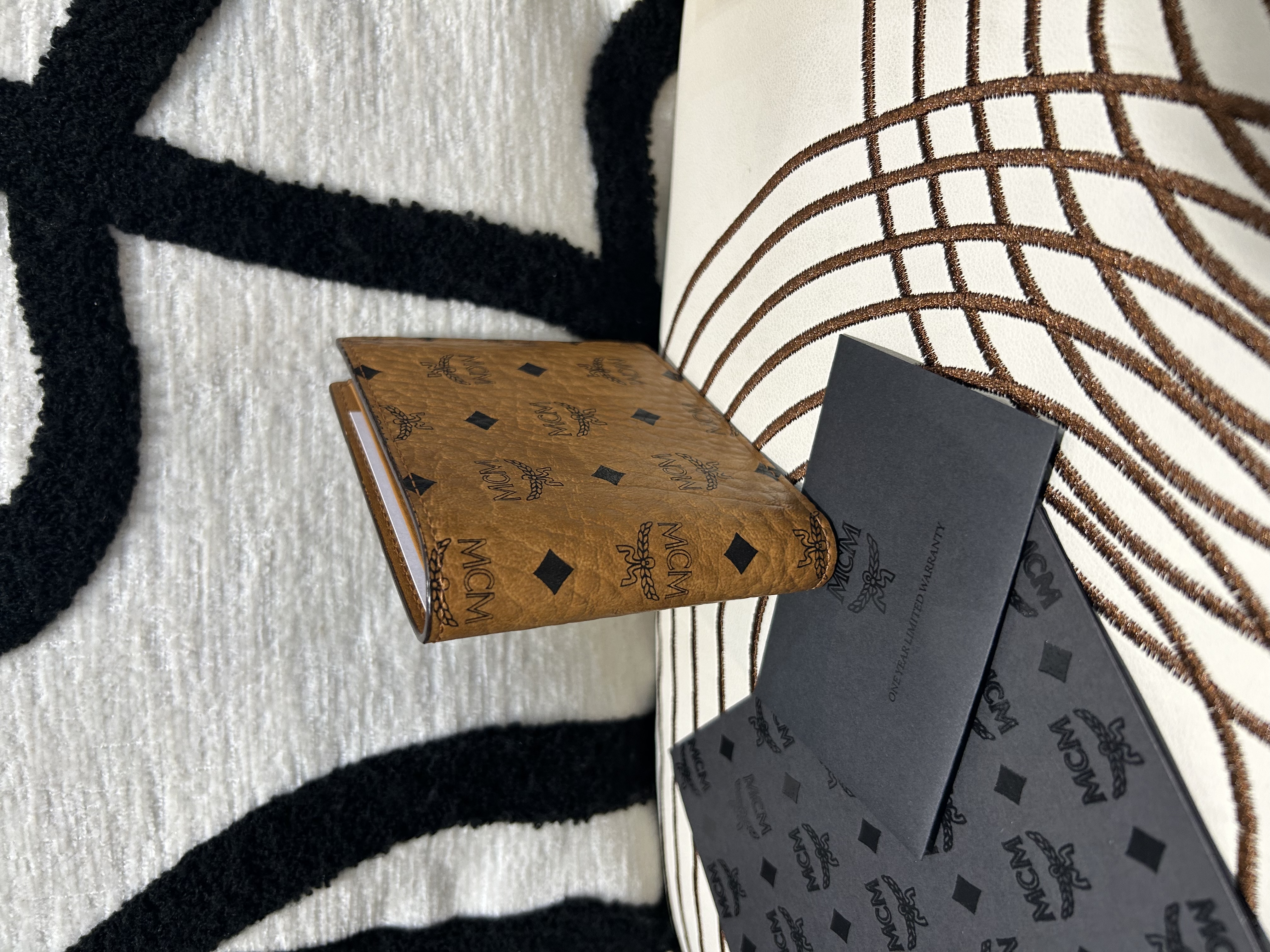 全新 MCM BIFOLD WALLET IN VISETOS ORIGINAL 100%Authentic ,全新貨品 ✅專門店收據✅證書✅盒