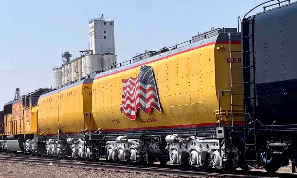 Scaletrains N （1：160） Union Pacific Late Steam Excursion Water Tender Set (配置模擬及數碼燈光效果）