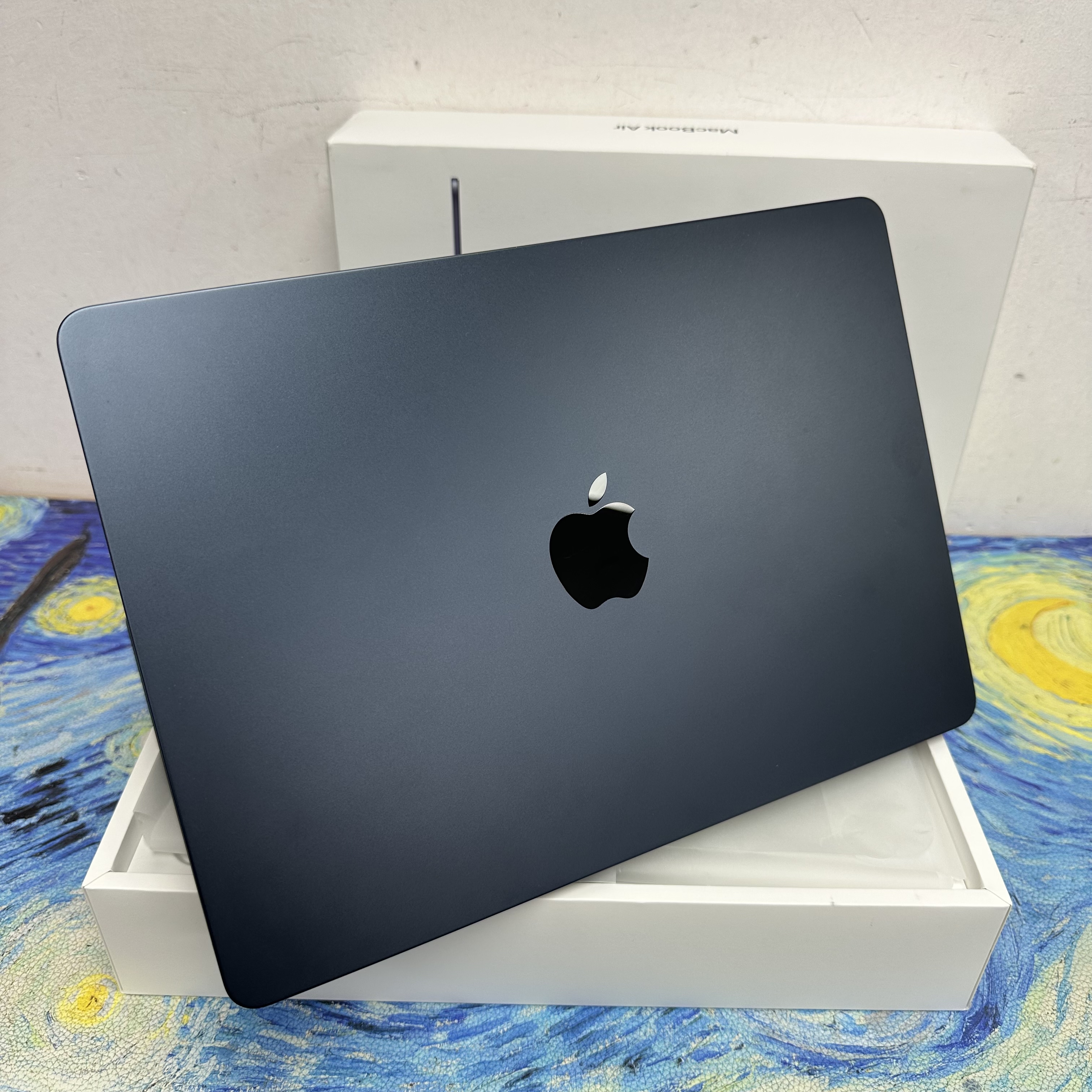 #5825 APPLE  MacBook Air M4 2025 M4 CPU/ 16GB Ram/256GB SSD/10核心GPU/Liquid Retina Mon/13.6吋/午夜藍/Gaming Laptop / Notebook / 超強續航能力/ 原廠保養/ 文書機 / 畫圖 / 剪片 / Movie / Netflix 