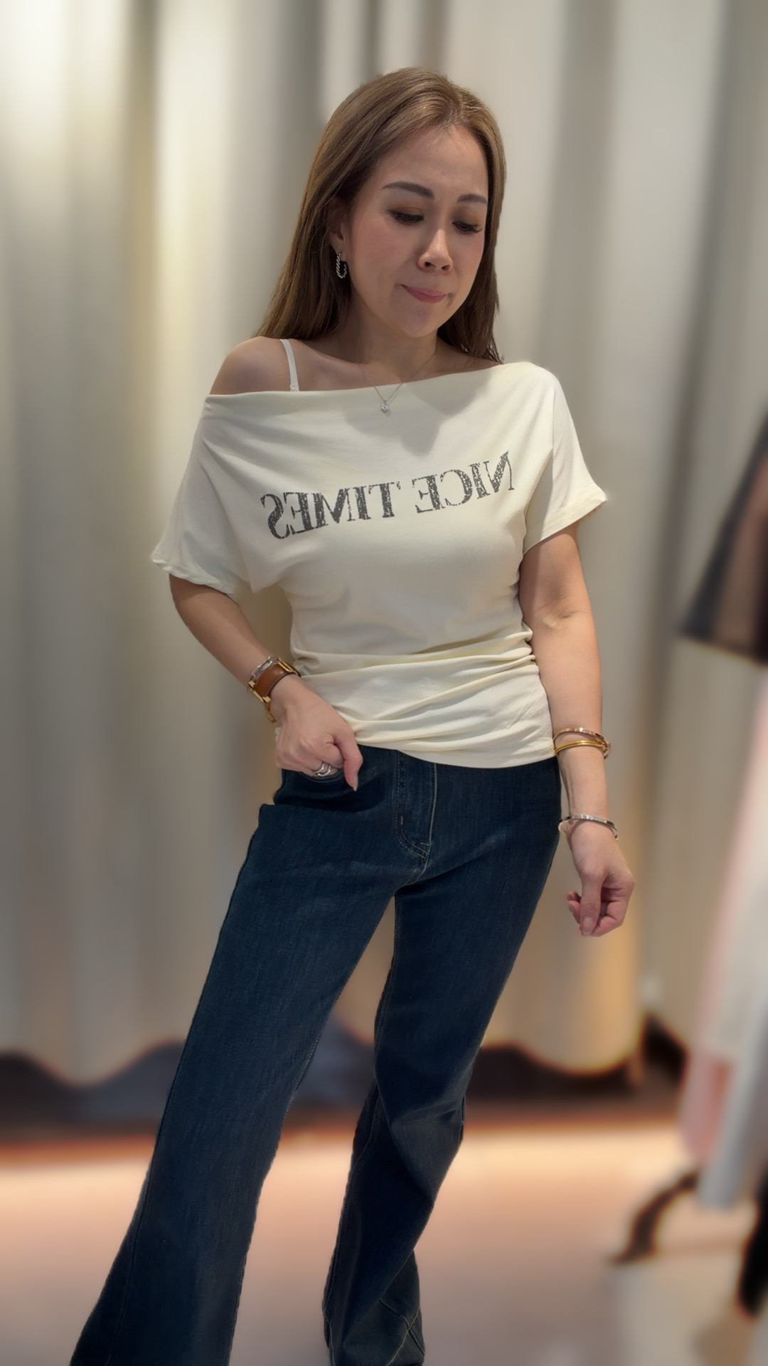 ⭐️獨賣⭐️字母印花斜肩上衣