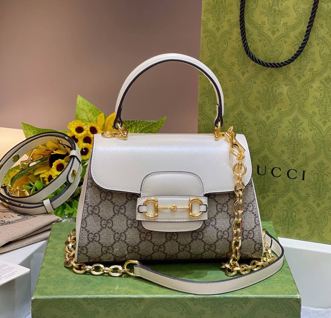 。✈️✈️✈️ 𝗛𝗼𝗿𝘀𝗲𝗯𝗶𝘁 1955 手拎包🔥 # ▫️型号：703848 ▫️尺寸：22*16*10.5cm 马衔扣家族｜ 新晋手提款‼️ 经典G花➕原厂牛皮质感无敌.时尚大气，隔层设计容量非常🈵️且配两条不同风格的肩带，这个设计没有任何缺点、完美的复刻整体就是很精 ！很贵！盘她绝对的yyds😘