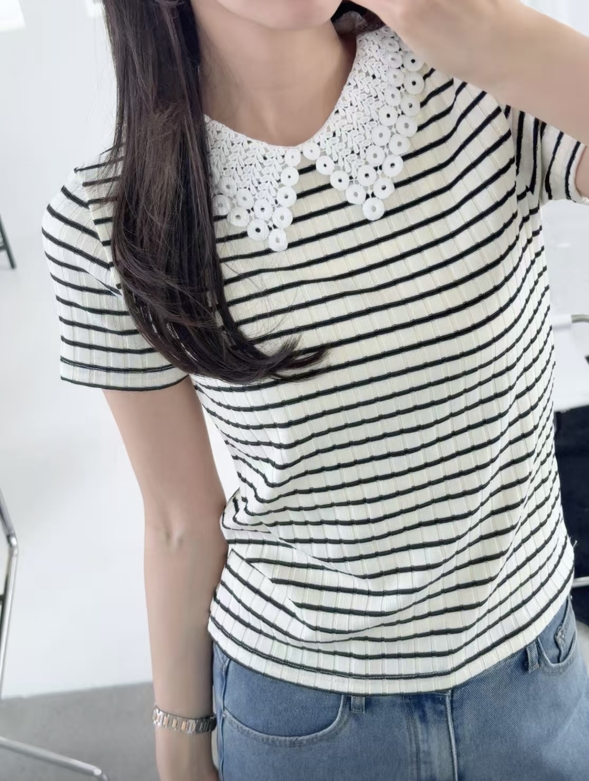 ❥ 蕾 絲 領 橫 間 上 衣 。