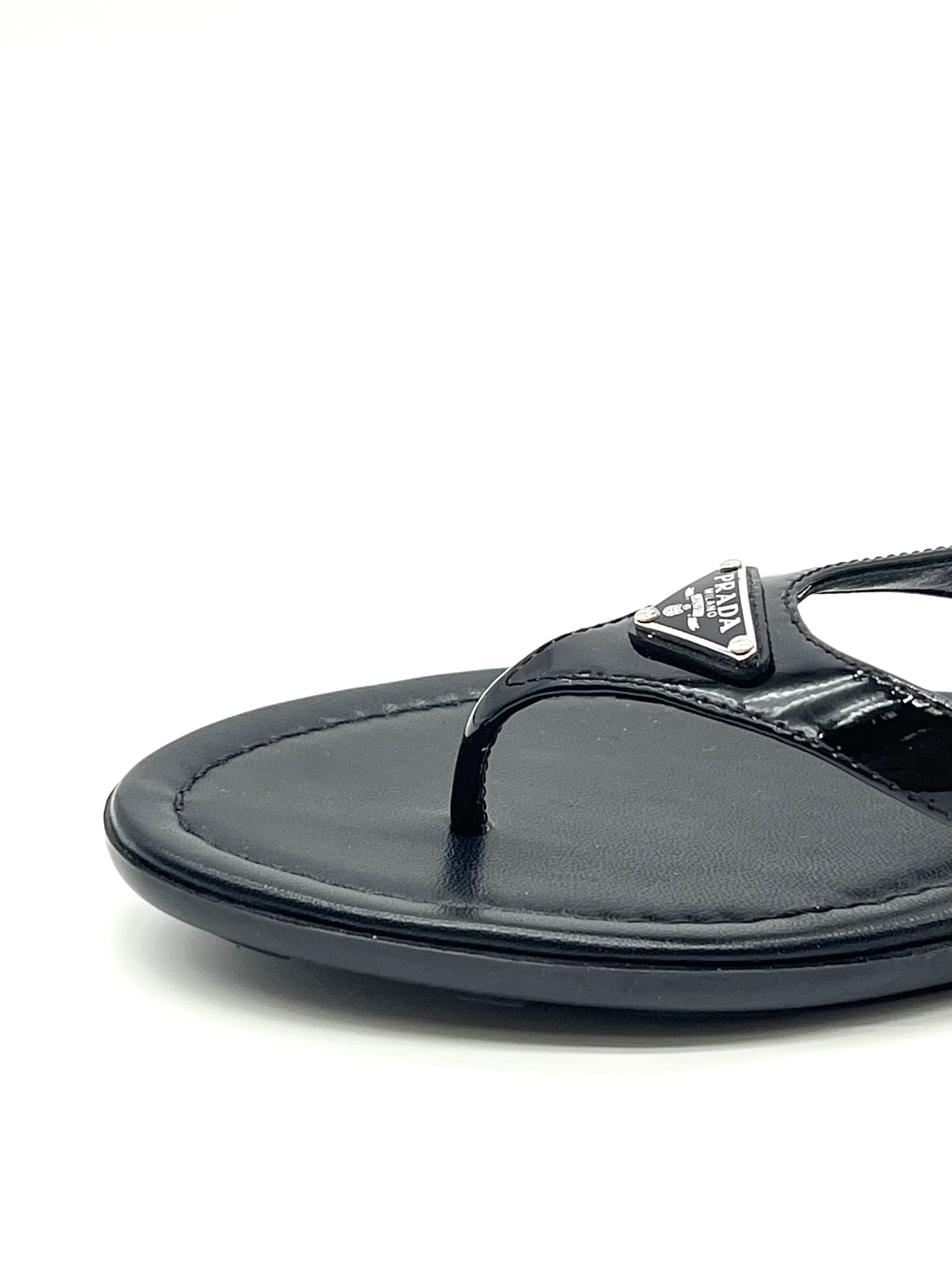 Unused Item PRADA Black Patent Leather Thong Espadrille Sandals / Product Code: 26051015