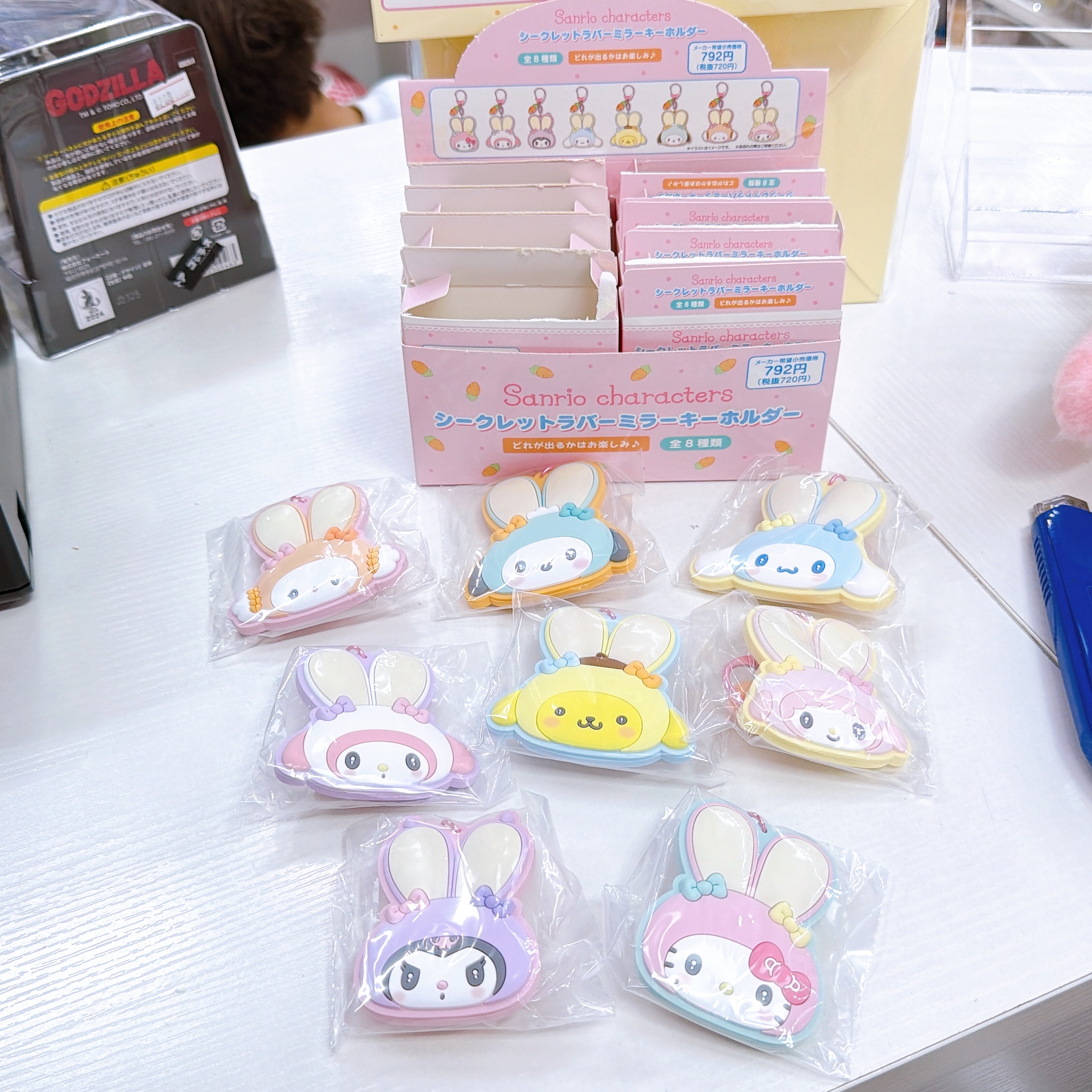 日本直送sanrio復活節系列 鏡掛飾 （可以揀款購買）