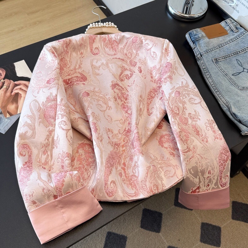 B134(0133) 新中式唐装巴洛克花纹提花桃心领前排珠子粉外套上衣
