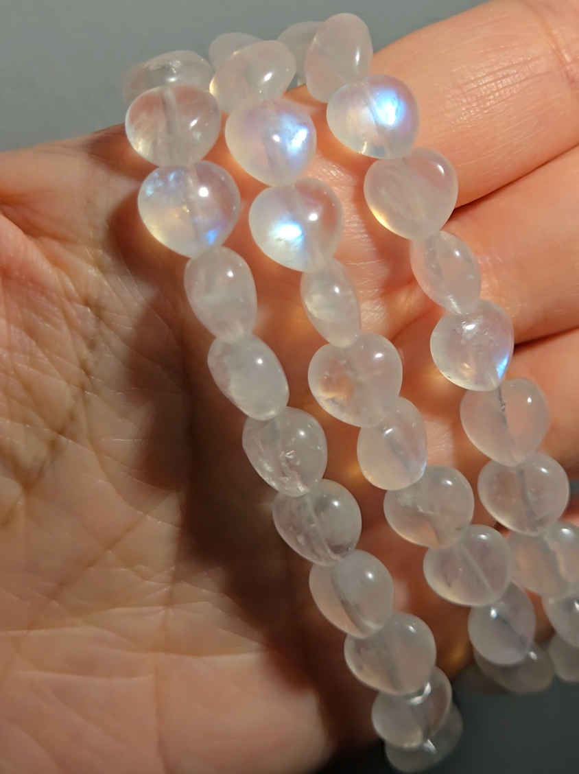 High-grade 9mm blue flash moonstone heart bracelets - JW100