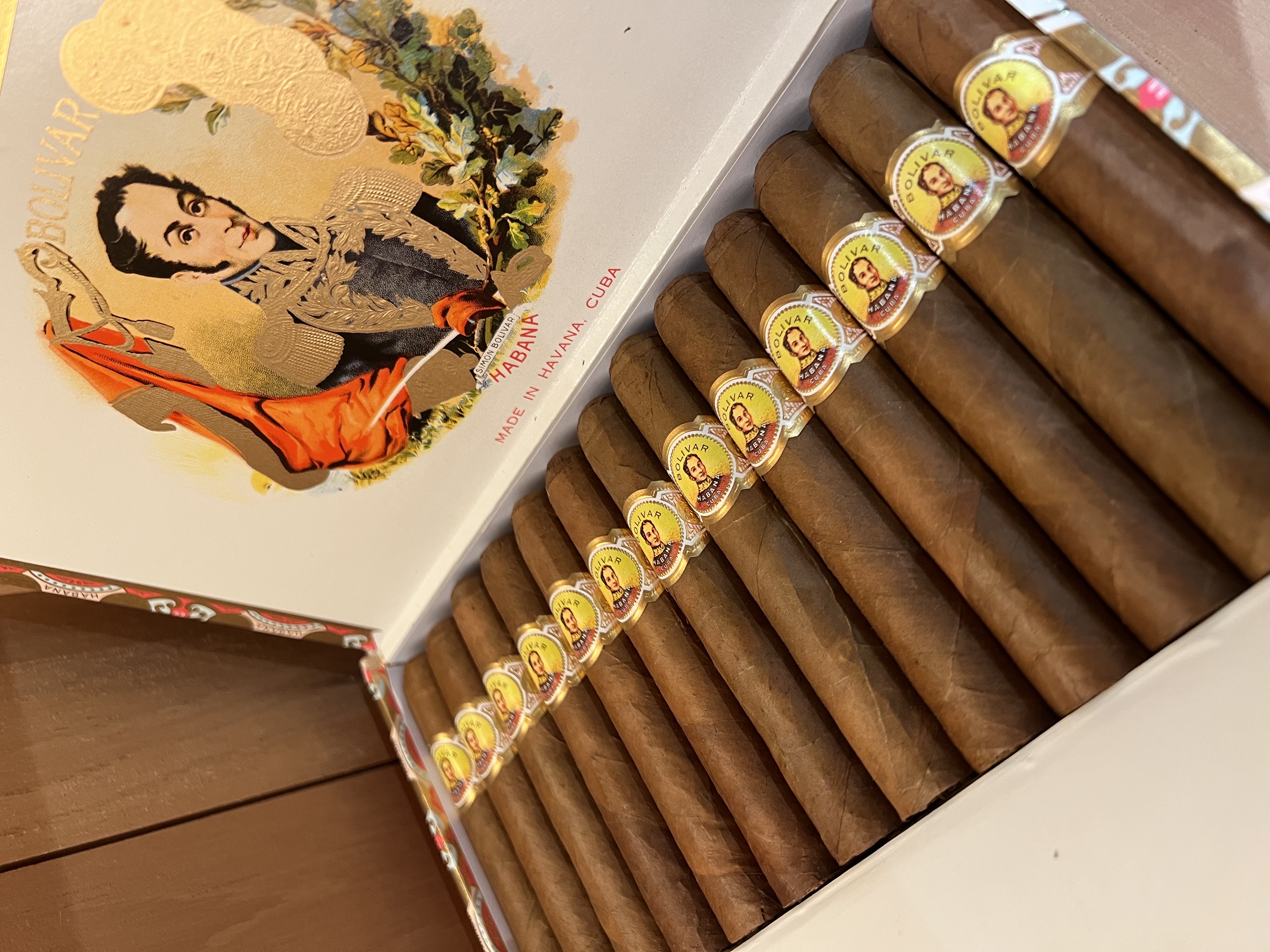 Bolivar玻利瓦爾皇家皇冠（25支）