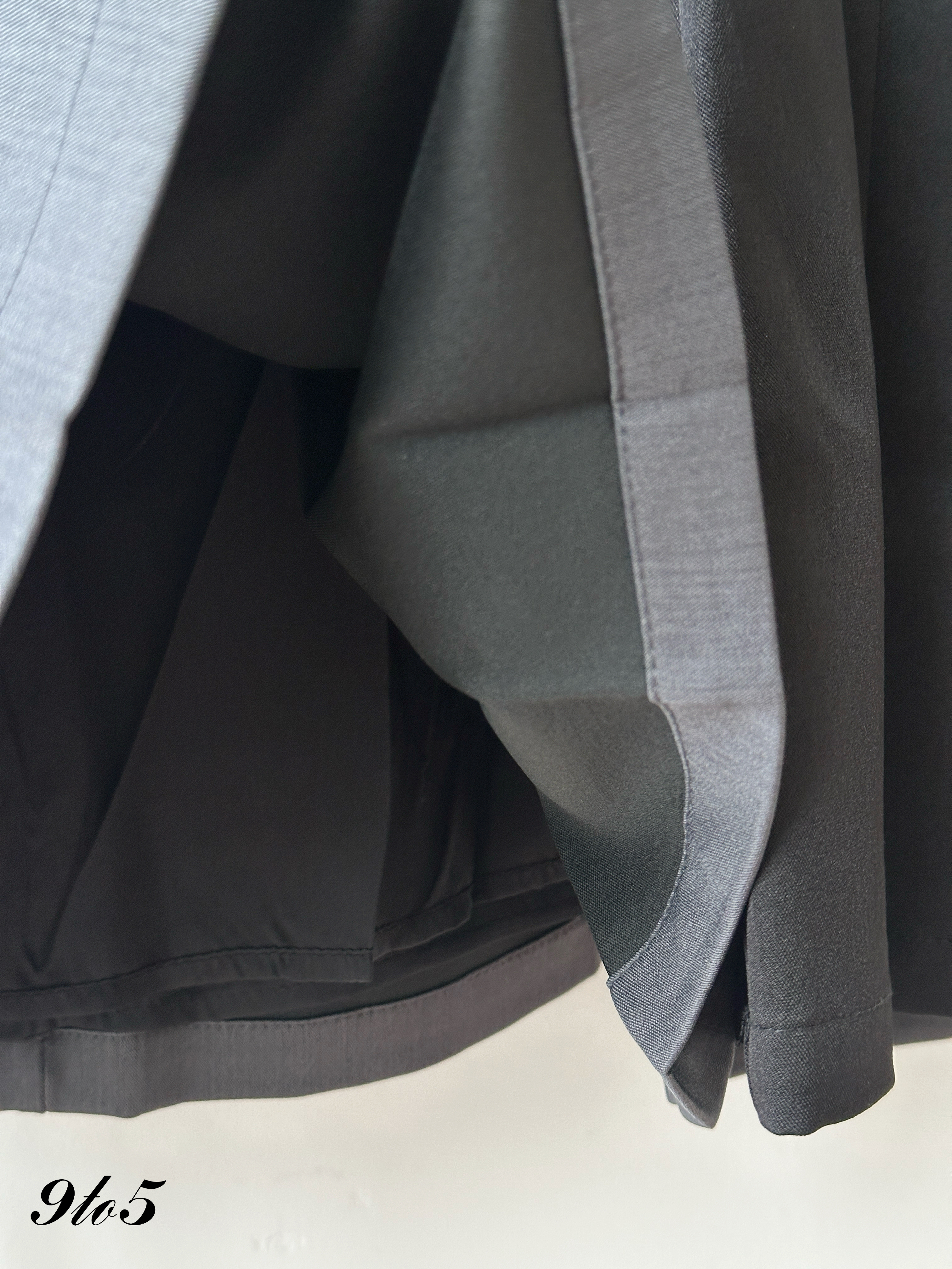 S1995 A Line Midi Pleated Skirt - Black & Grey