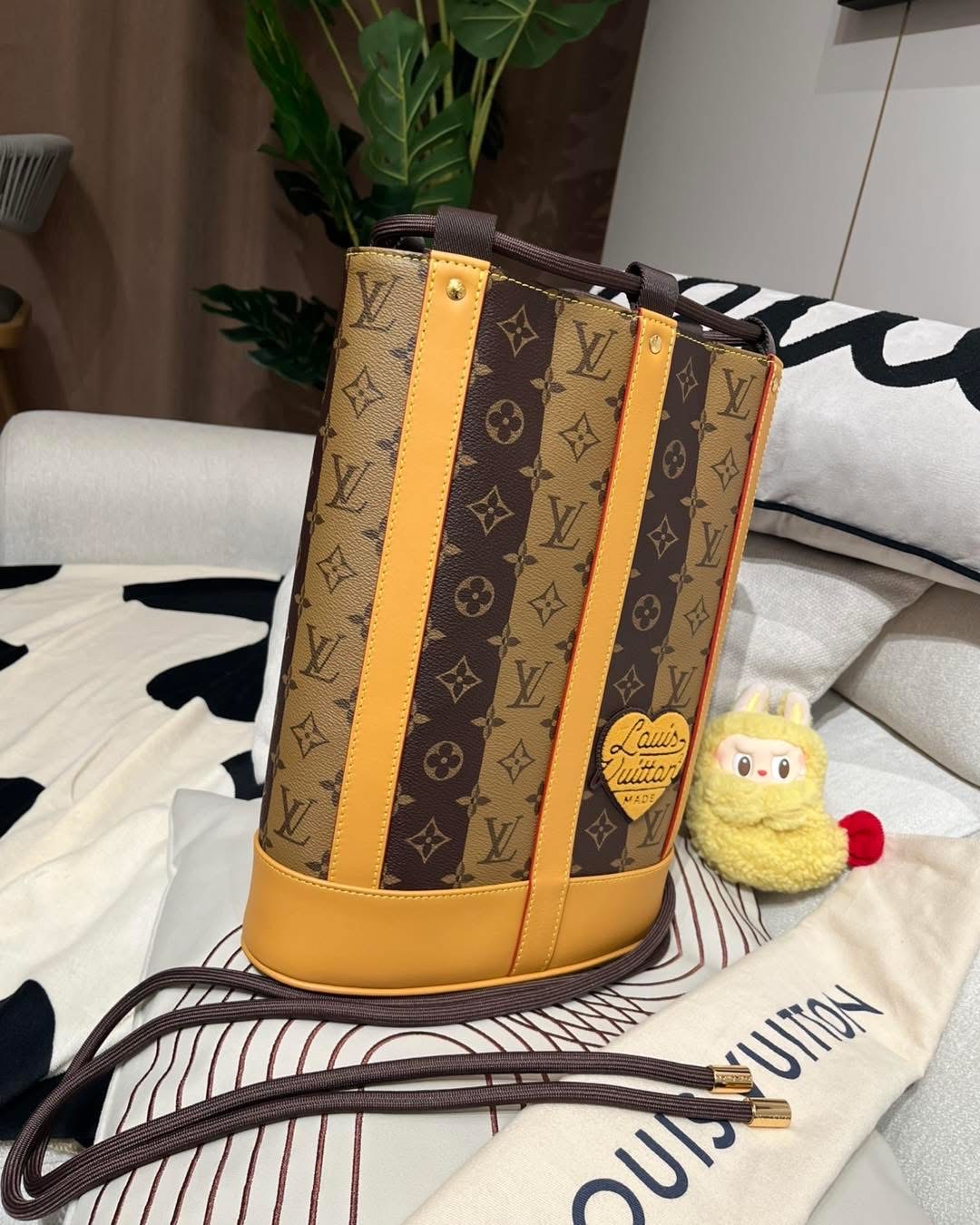 未使用品 LV x NIGO Randonee 聯名款水桶backpack 限量版 100%Authentic,未使用品 ✅塵袋