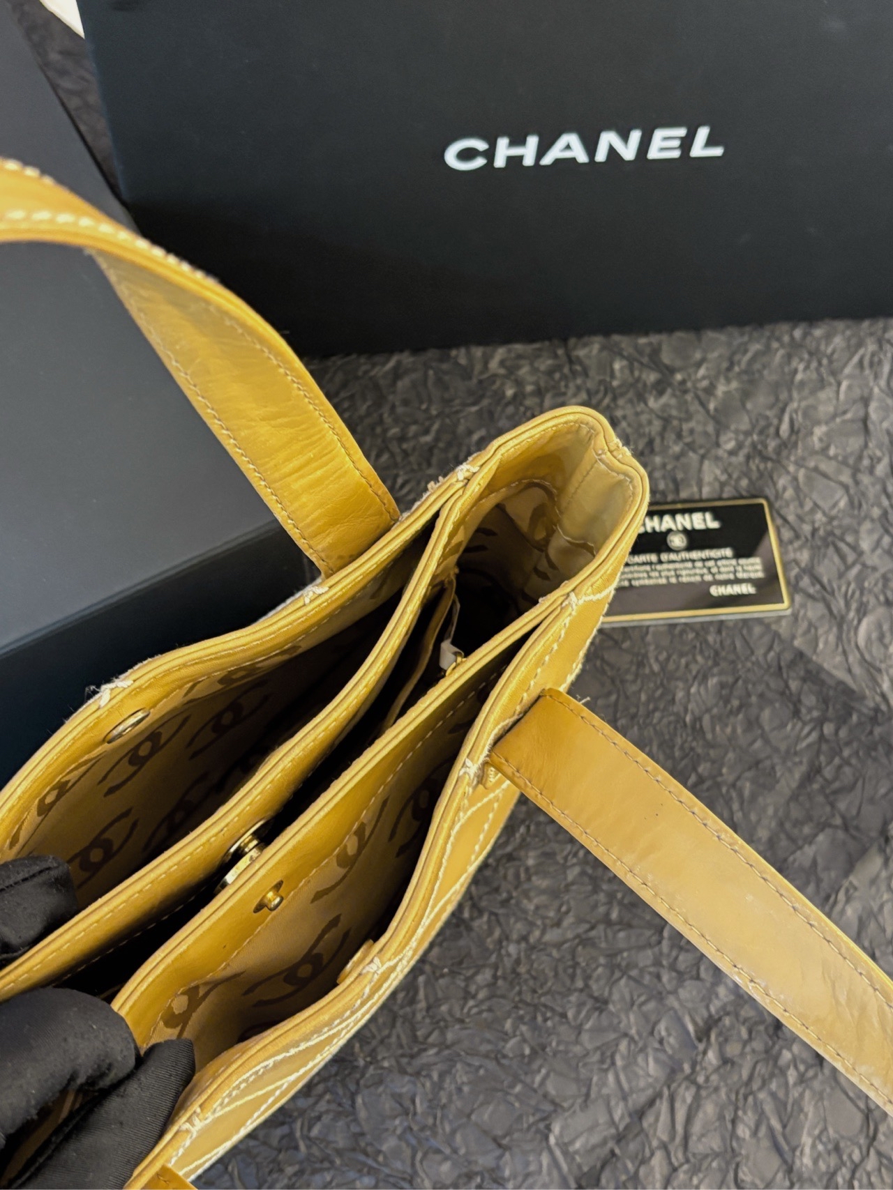 【預訂貨品】Chanel 牛皮外縫線薇薇安