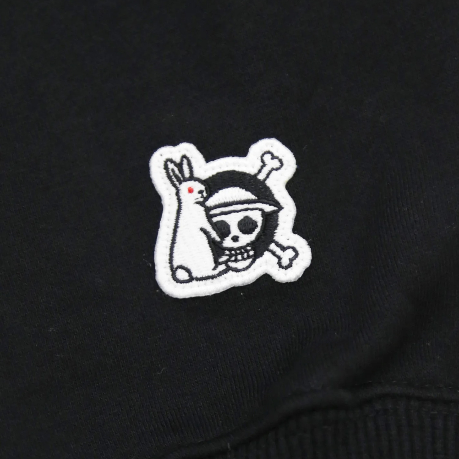 FR2 X ONE PIECE Pirates Embroidery Hoodie / BLACK / M | TRENDSPOT 