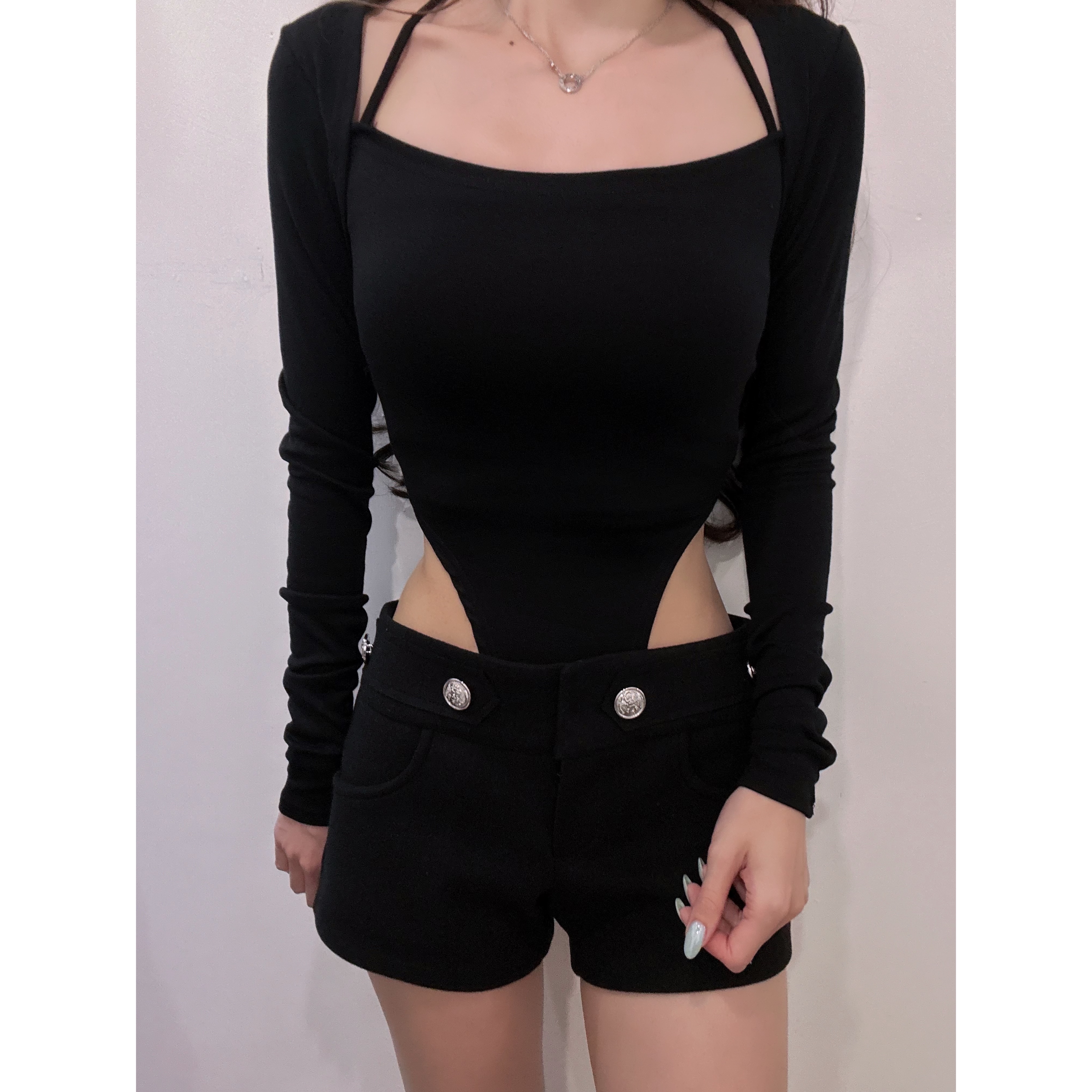 優惠價10月3截單🤎2609O《2WAYS STRAPS SIDE CUTOUTS TOP》