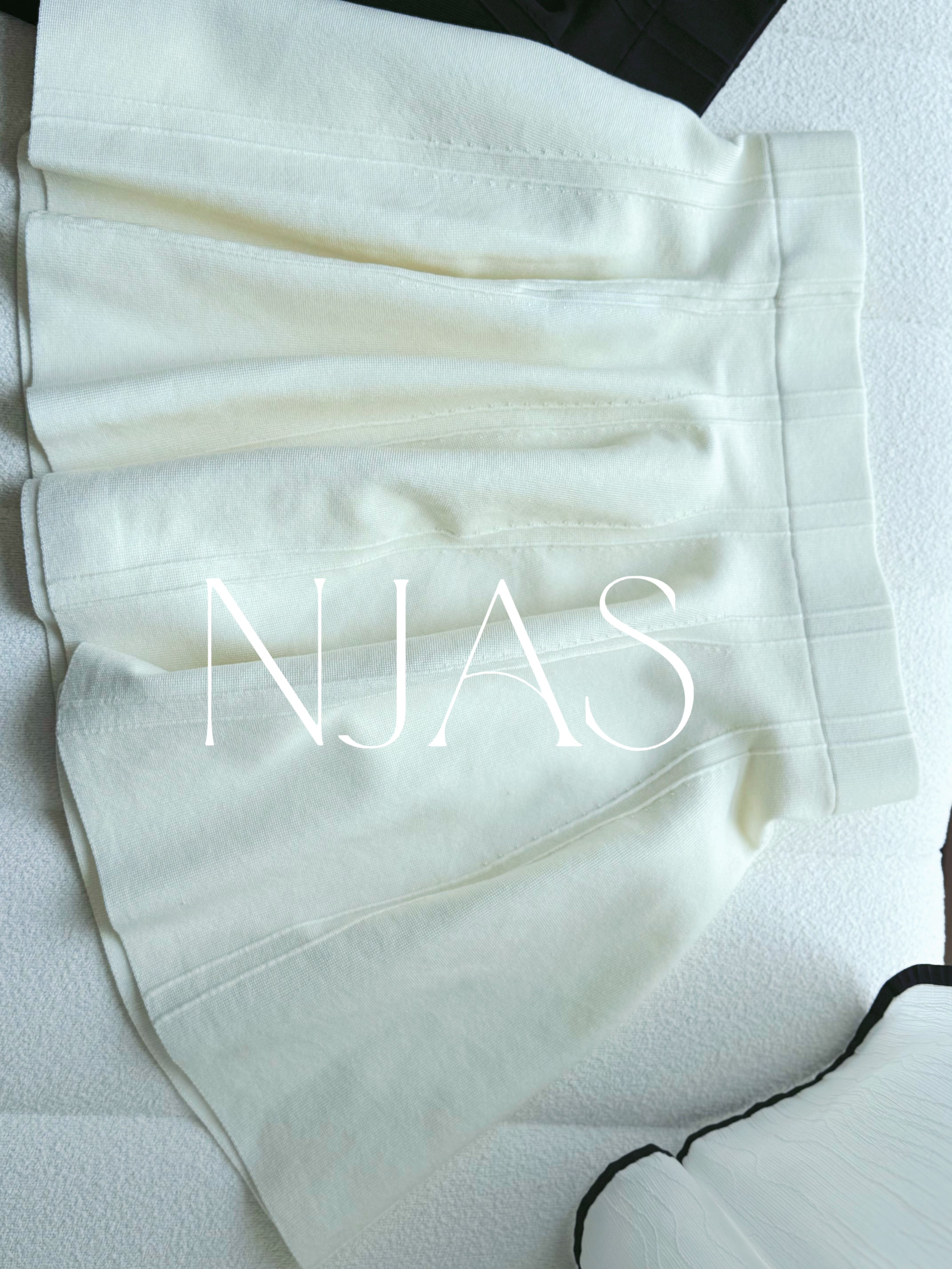 Stylish 3D cut ruffle knit skirt