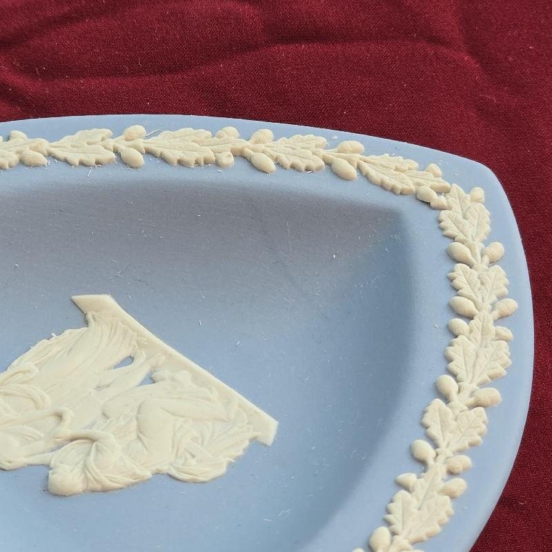 Vintage Wedgwood Blue Jasper Trinket Dish - Heart (MT2462/MT2463)