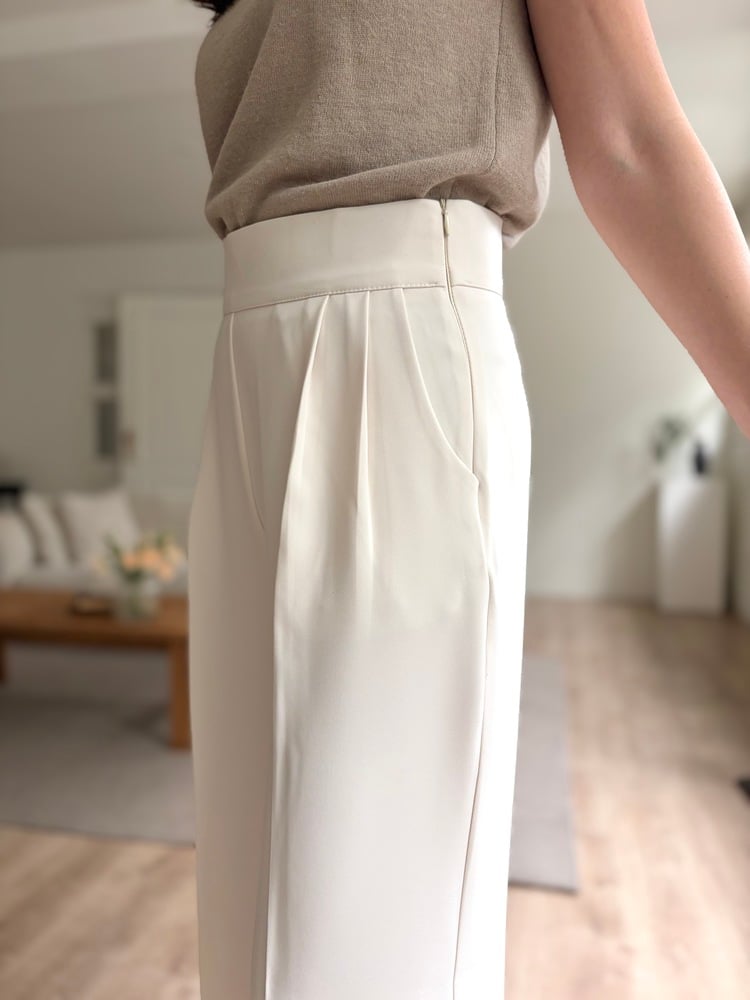 Charlyne Seamless-Front Slacks (Ivory)