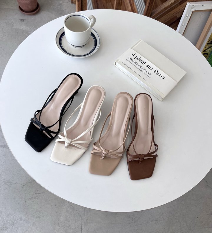Straps Kitten Heels (4 colors)