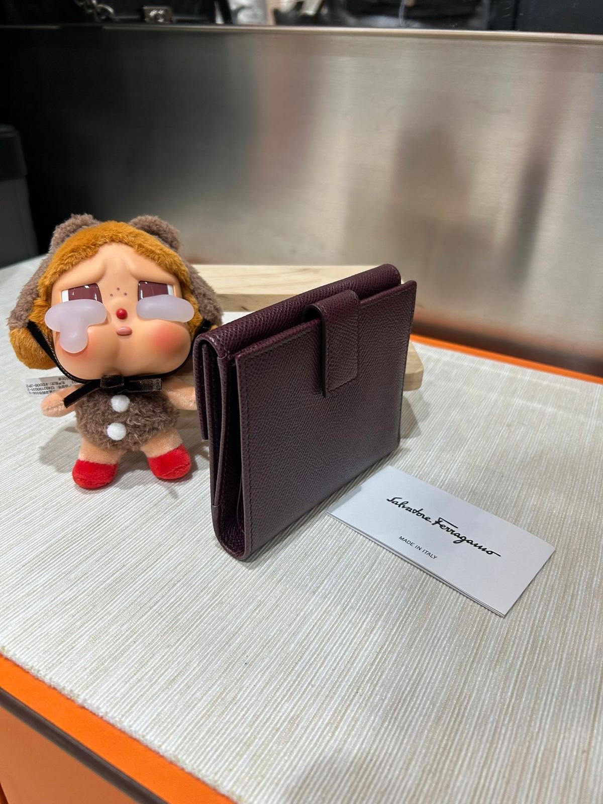 Salvatore Ferragamo Short Wallet 100%Authentic, Unused