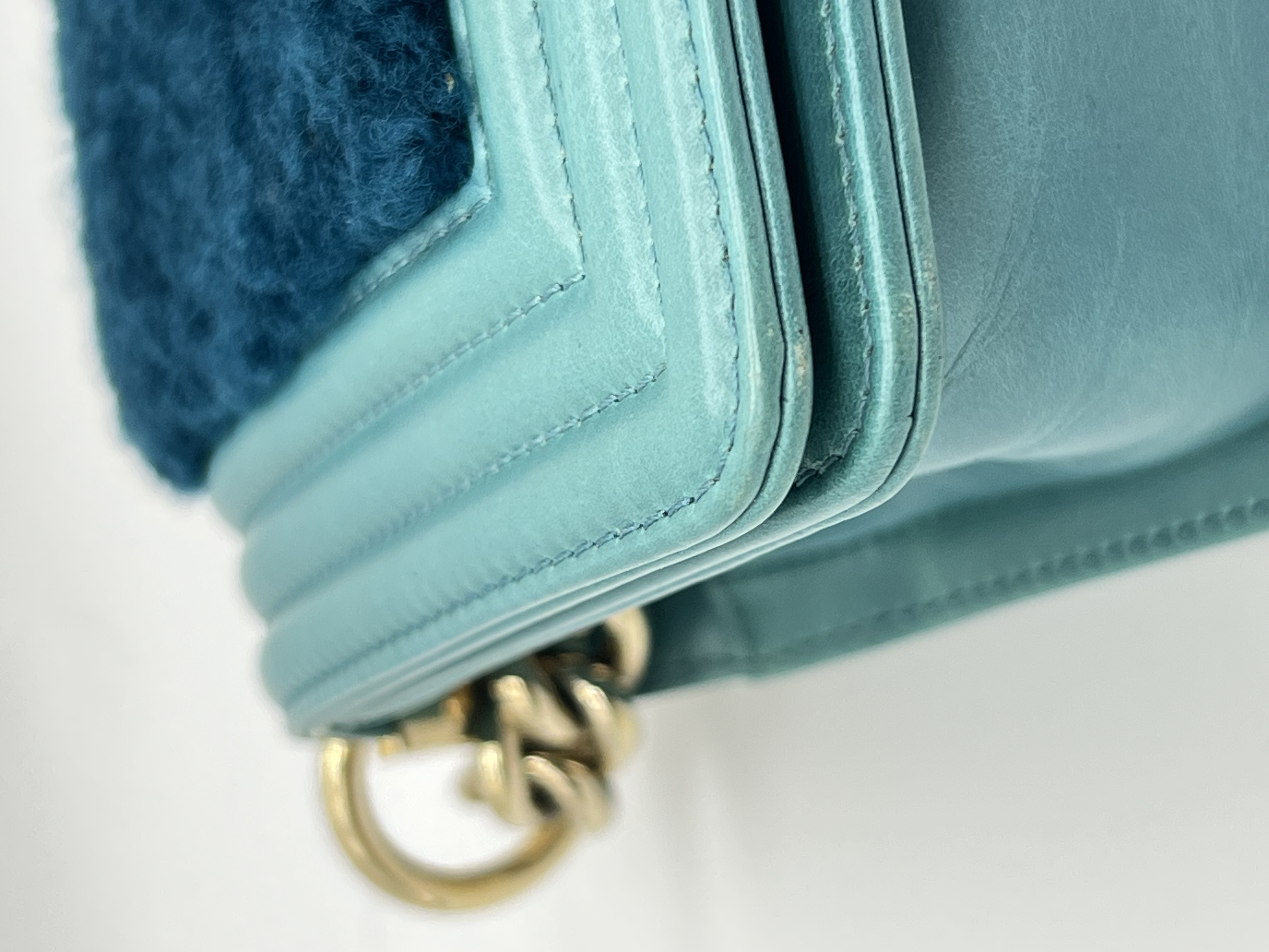 Pre-Owned CHANEL Shearling Boy Flap / Product Code: 26041514