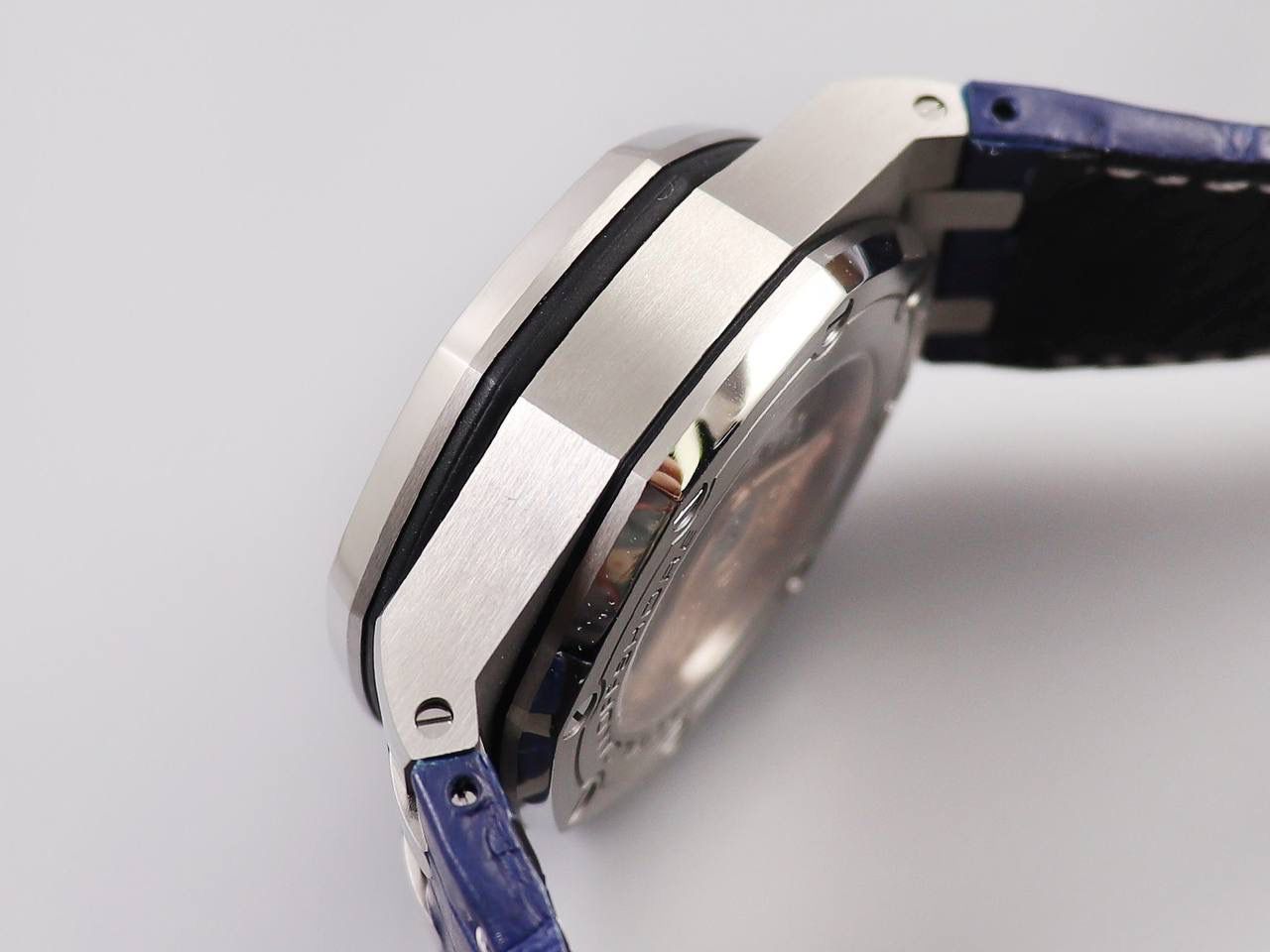 A.P2018＂12H计时系列A P26470＂哈瓦那＂系列（黑面兰秒盘）。直径42毫米，机芯搭载订制版3126计时机芯！最强A P12H版本🔥🔥