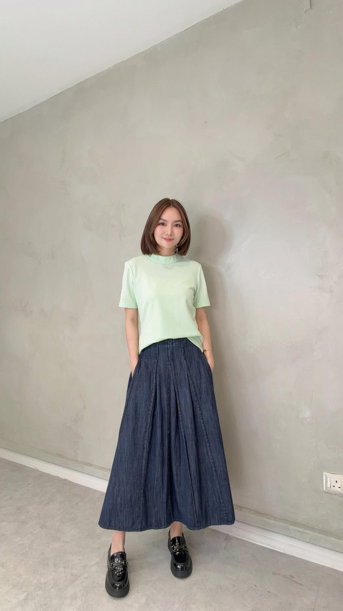 VIL-T2696 SOLID ROUND NECK TOP