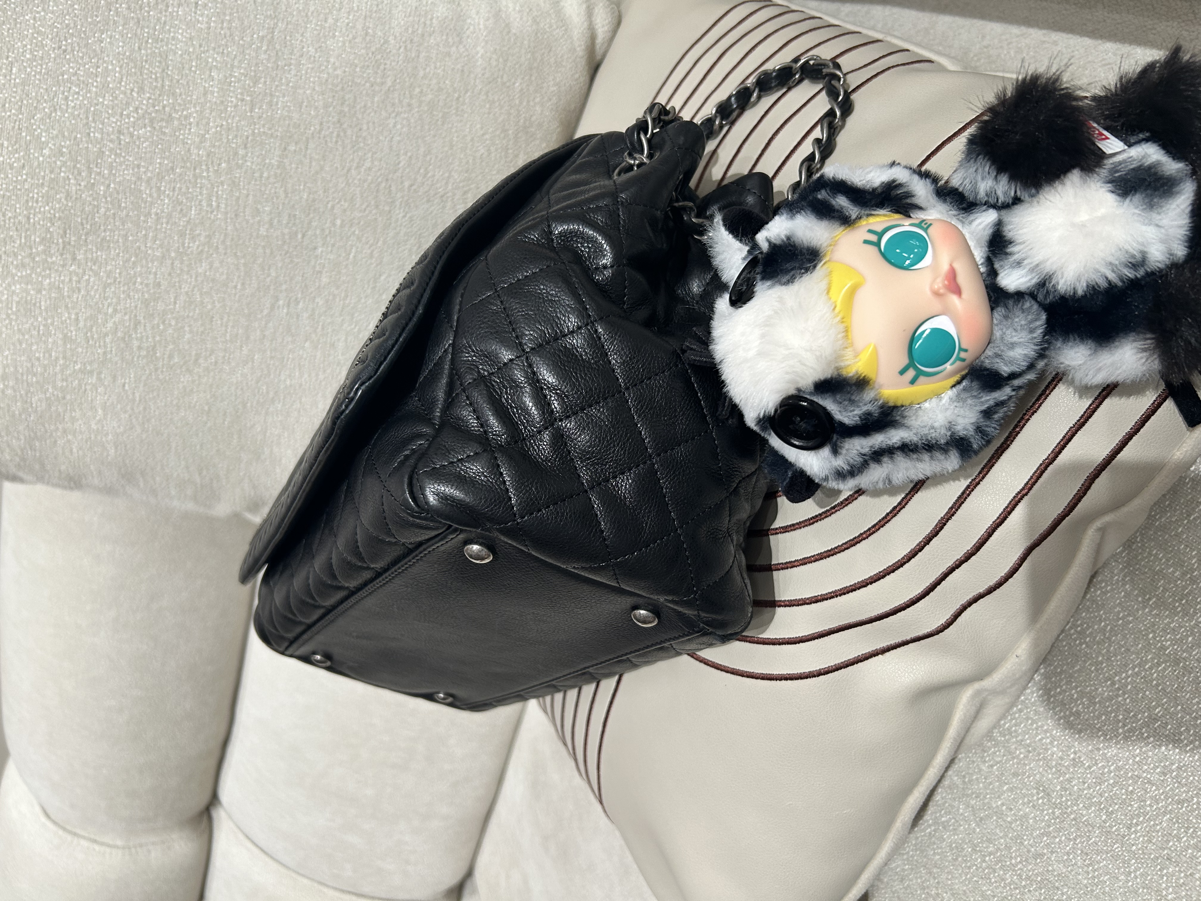 Chanel Shoulder Bag 黑色 100%Authentic, 98%New ✅15card✅Dust bag✅Box