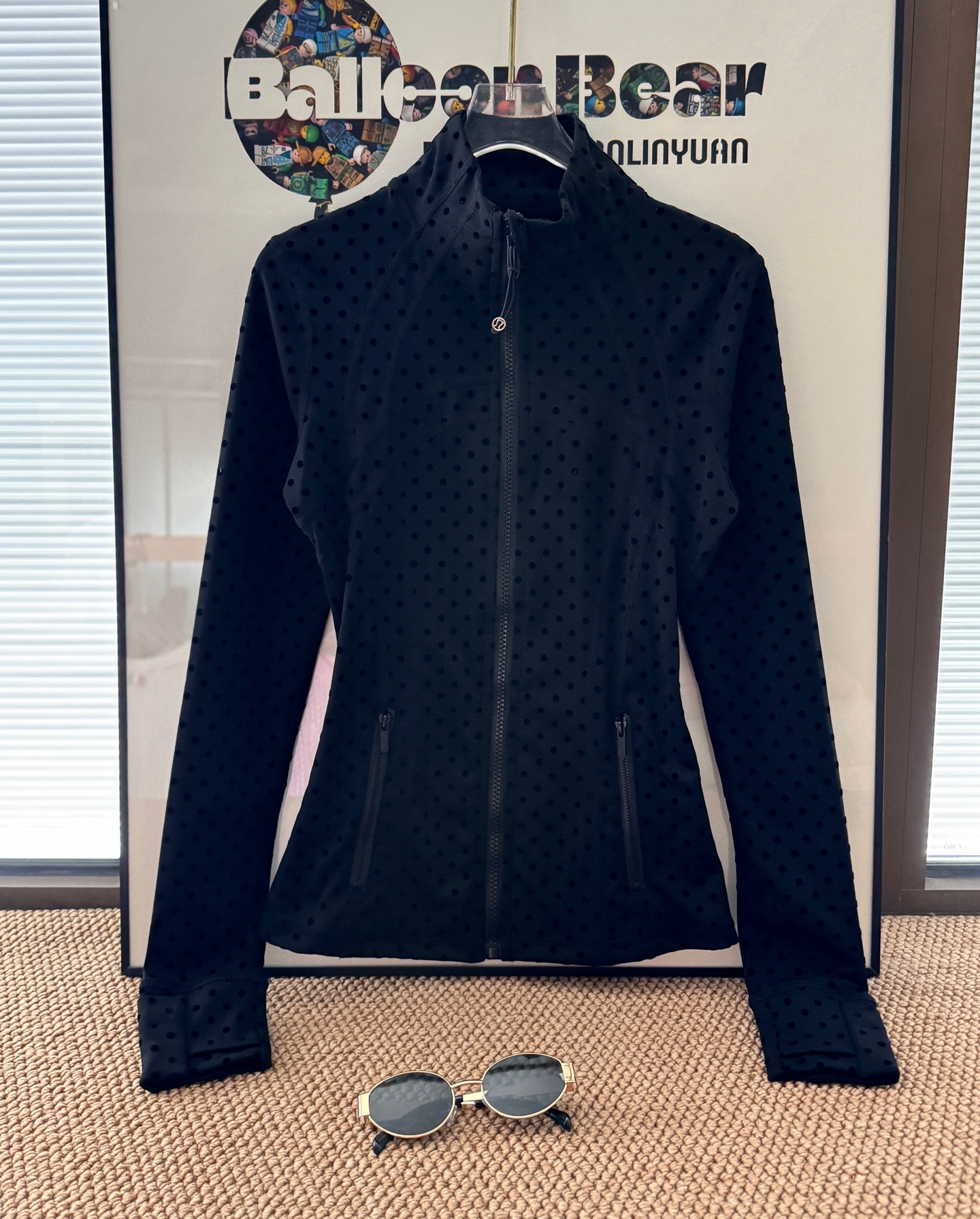 lululemon 𝗗𝗲𝗳𝗶𝗻𝗲 系列緊身波點拉鍊外套