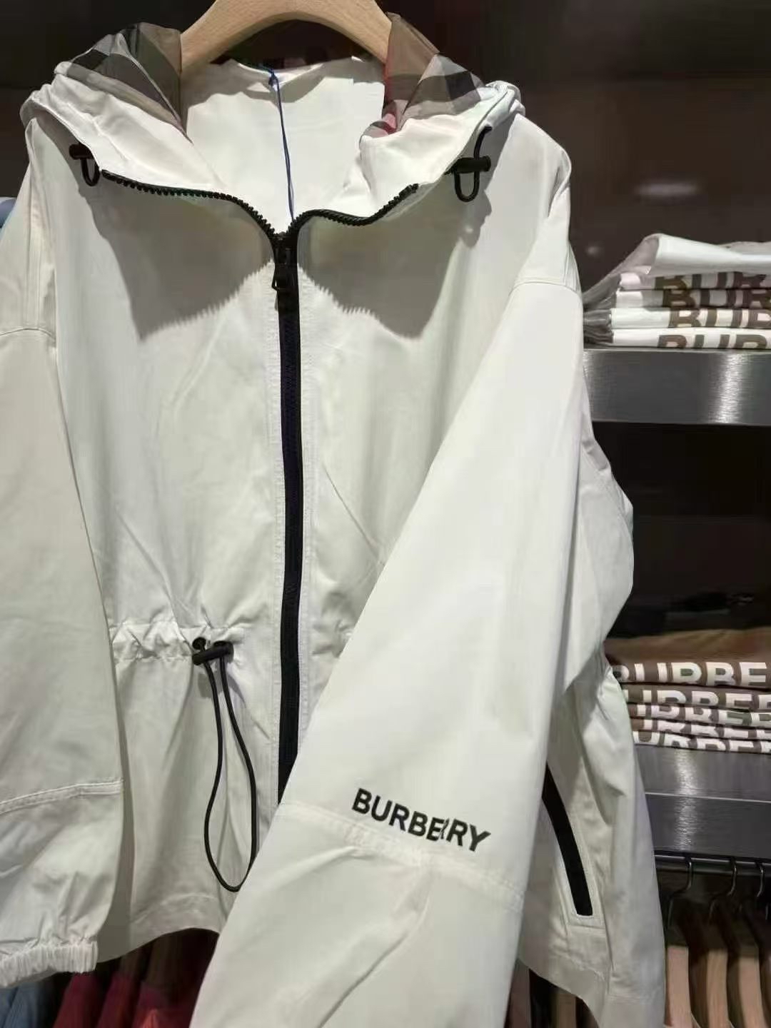 Burberry 白色風褸