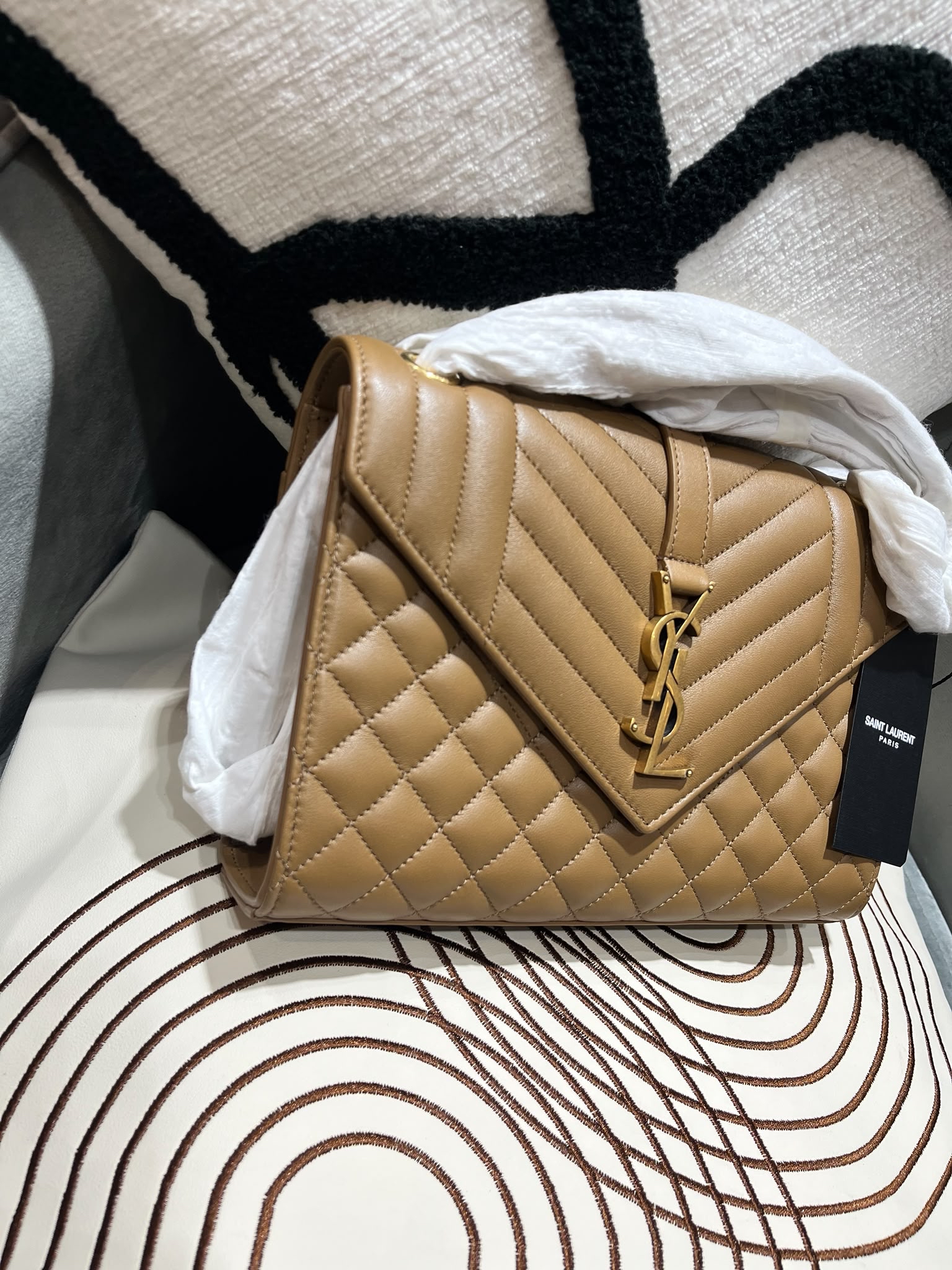 全新 YSL Envelope Medium Chain Bag 100%Authentic, Brand New 全新 ✅Tag✅Dust bag