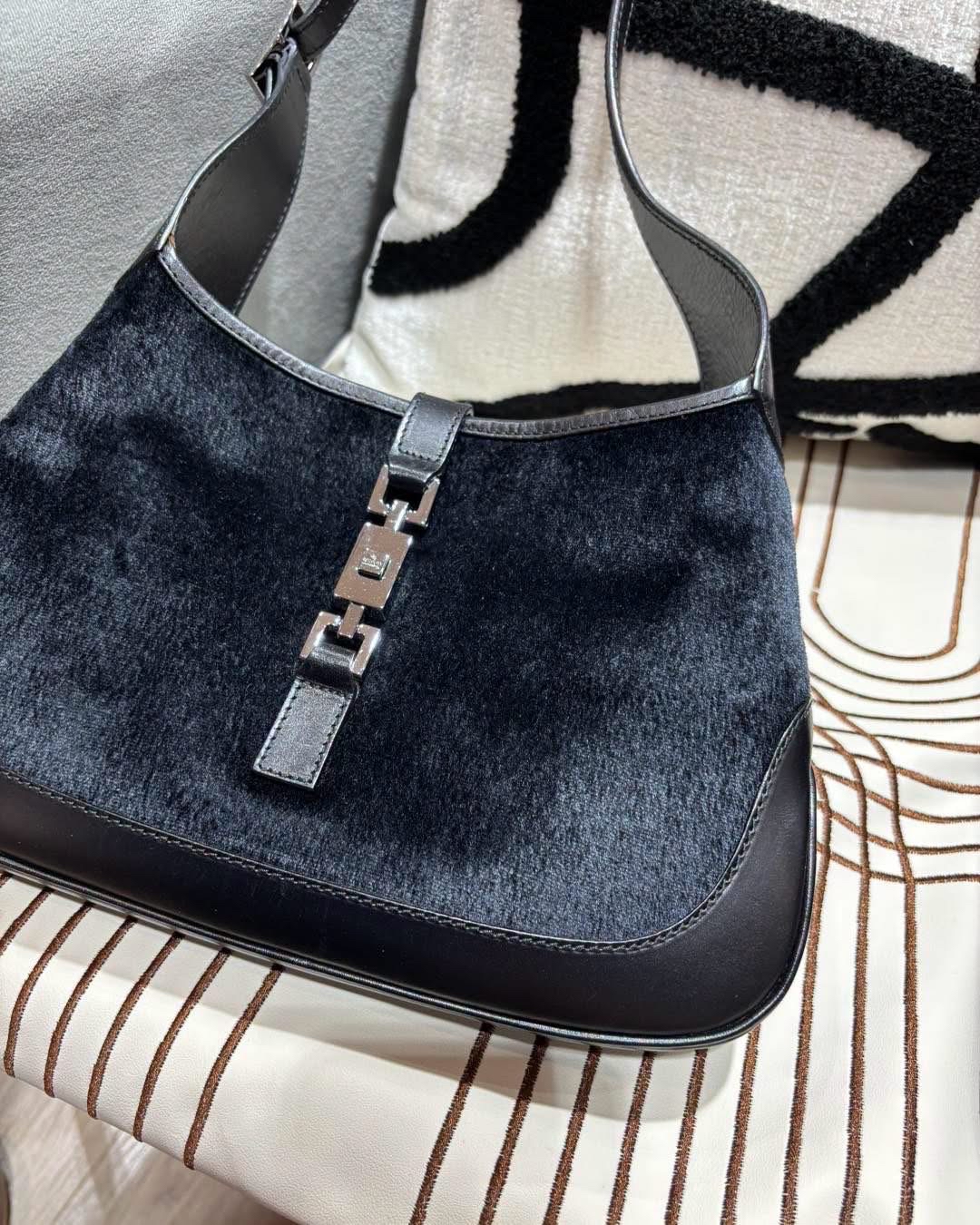 Gucci Jackie hobo small velvet   100%Authentic,95%new ✅dust bag 
