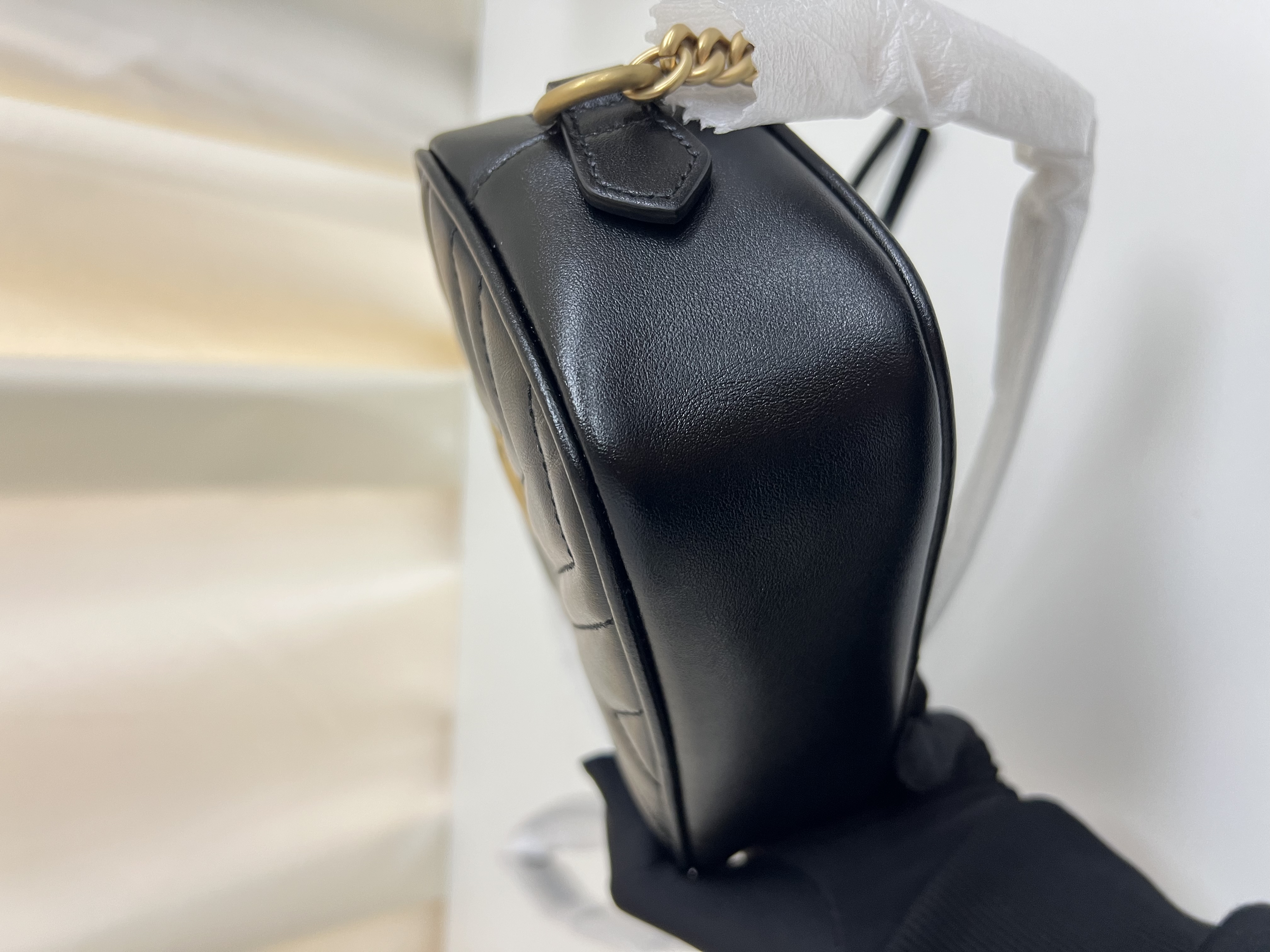 Unused-Item GUCCI GG Marmont Camera Bag / Product Code: 26012807