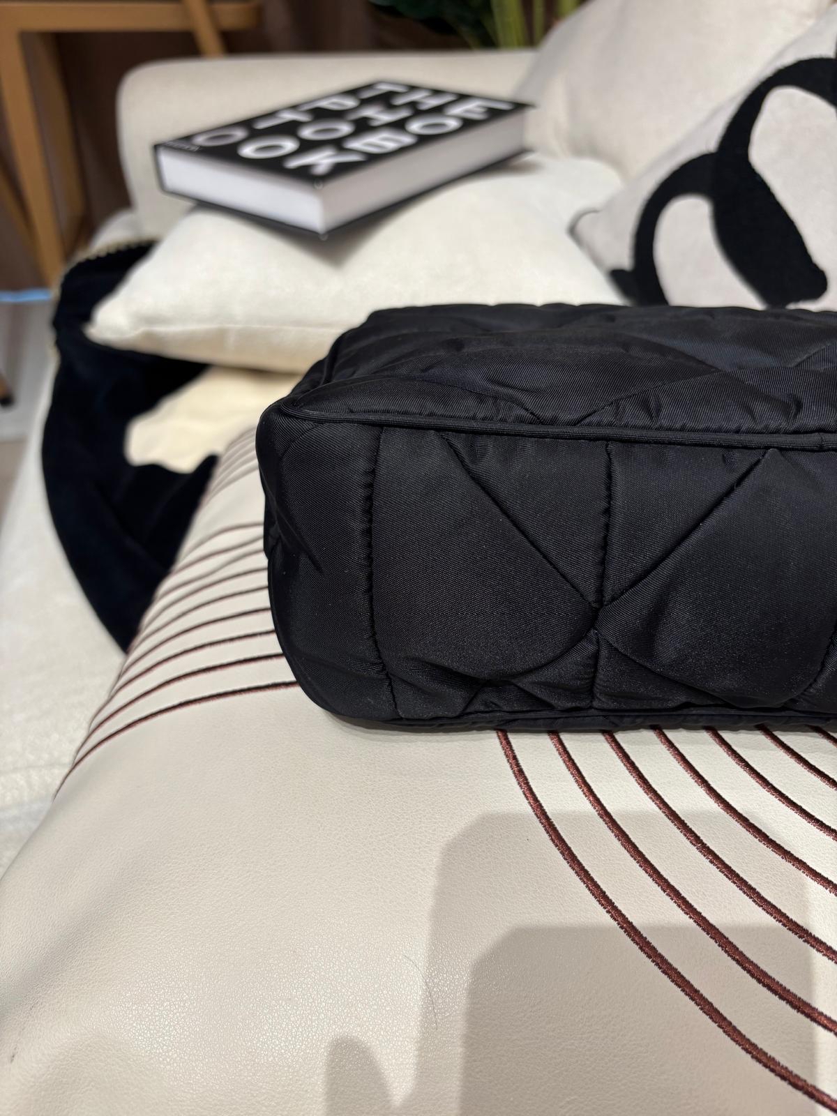 Prada padded nylon shoulder bag  98%new rfid 
