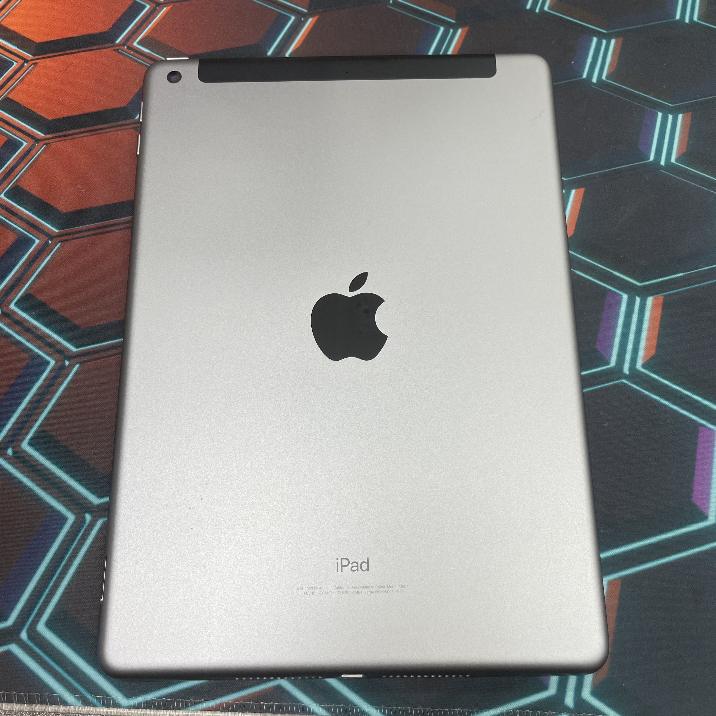 *6952 iPad 6 未使用品 128GB 插卡版 灰色 gray