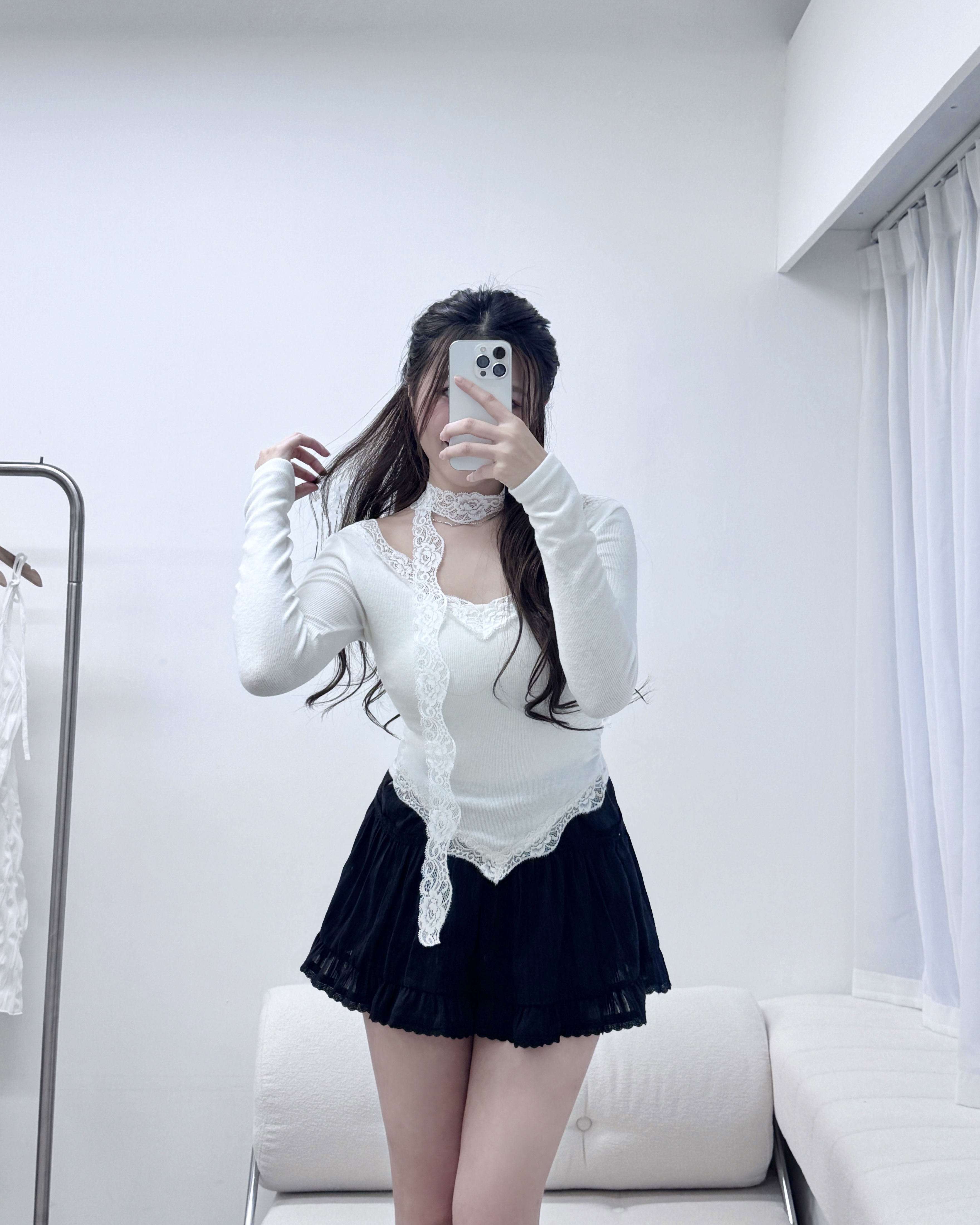 【 店主自留!🩶 | 極致精緻玫瑰花LACE🪡親膚修腰倒V上衣連頸帶套裝♡】 Rose Lace Top Set(三色入)