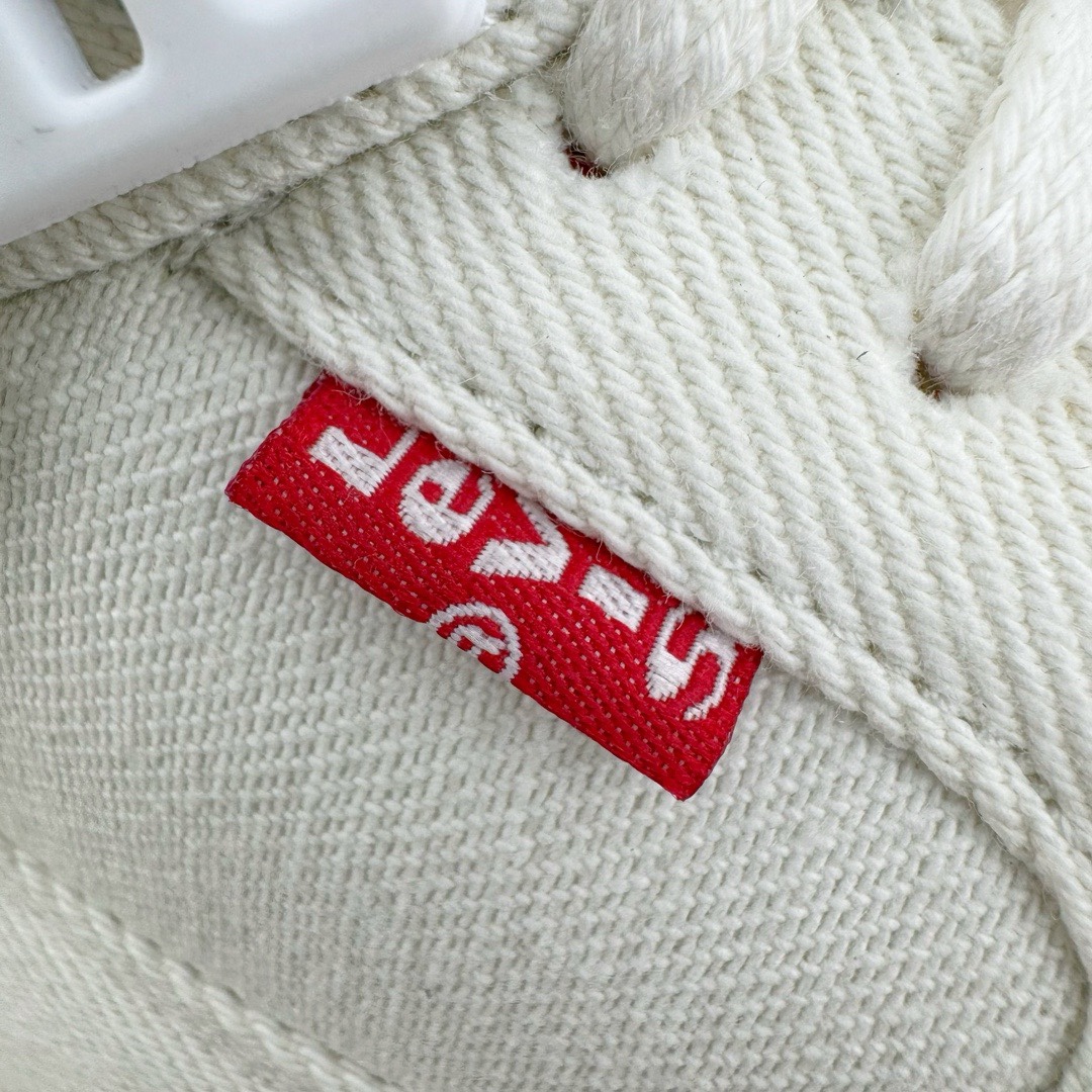 Levi's x Air Jordan 4 Retro 'White Denim' AO2571-100