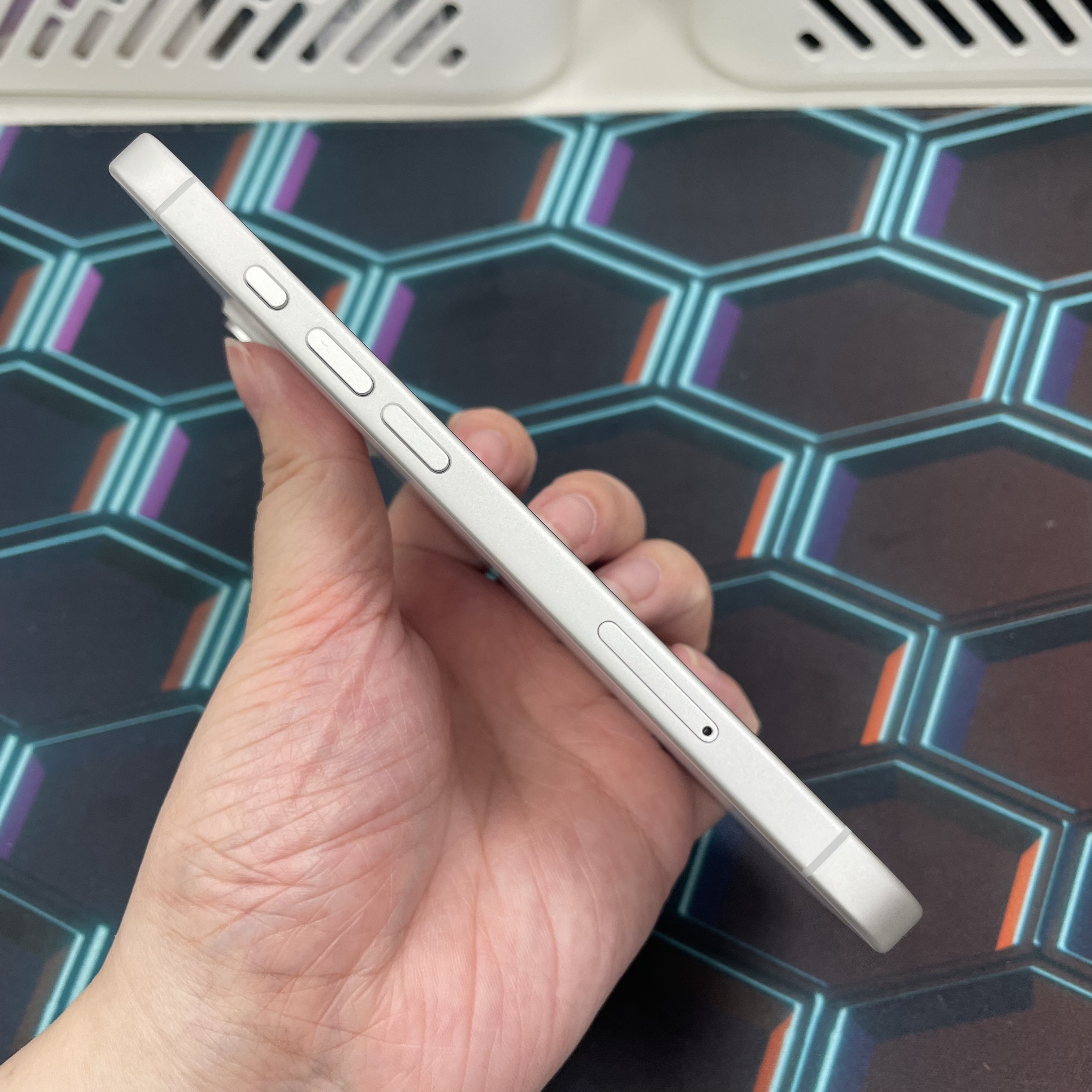 *6354 17 未使用品 256GB 電100 白色 white