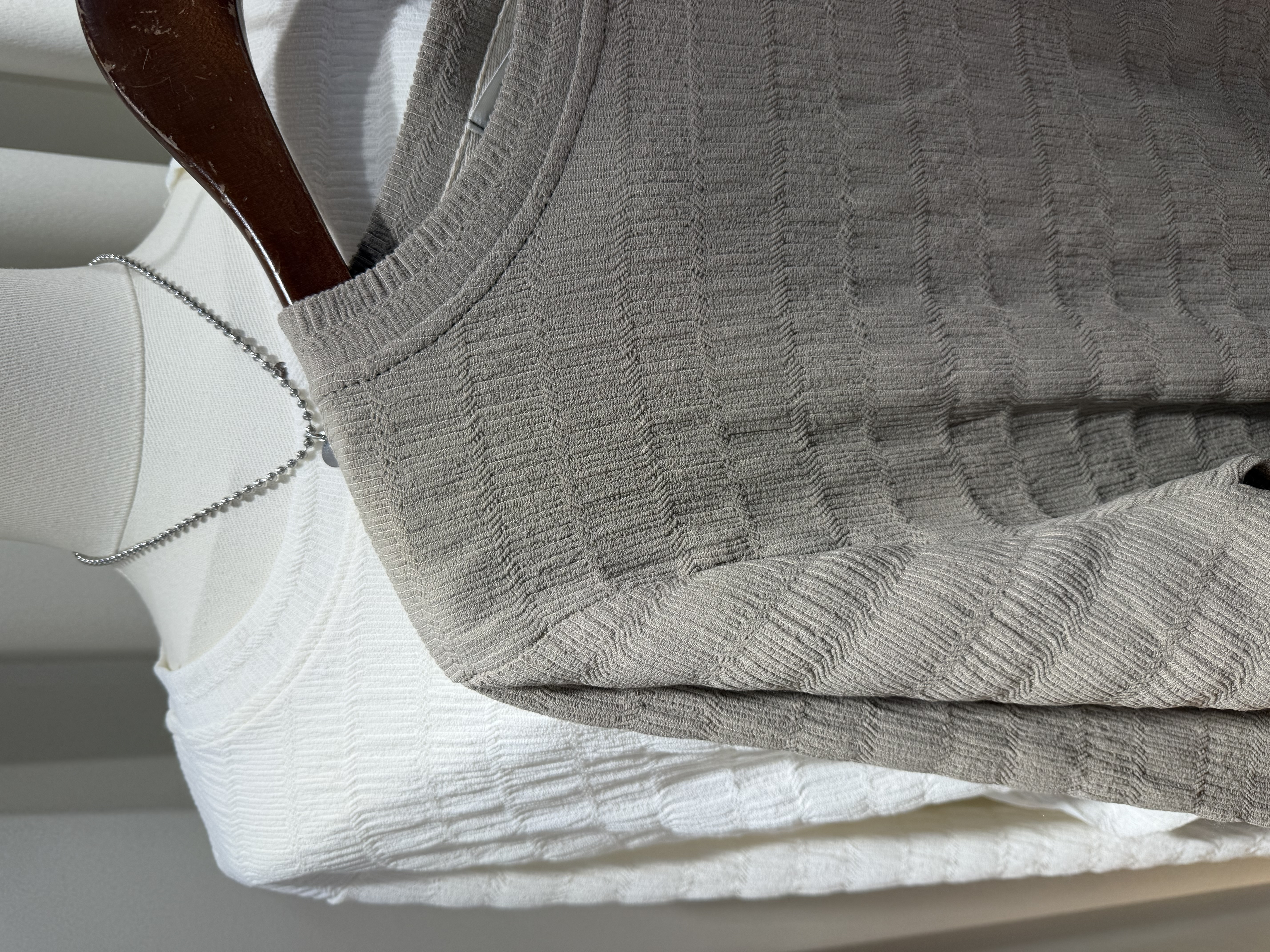 花紋圓領薄長袖上衣