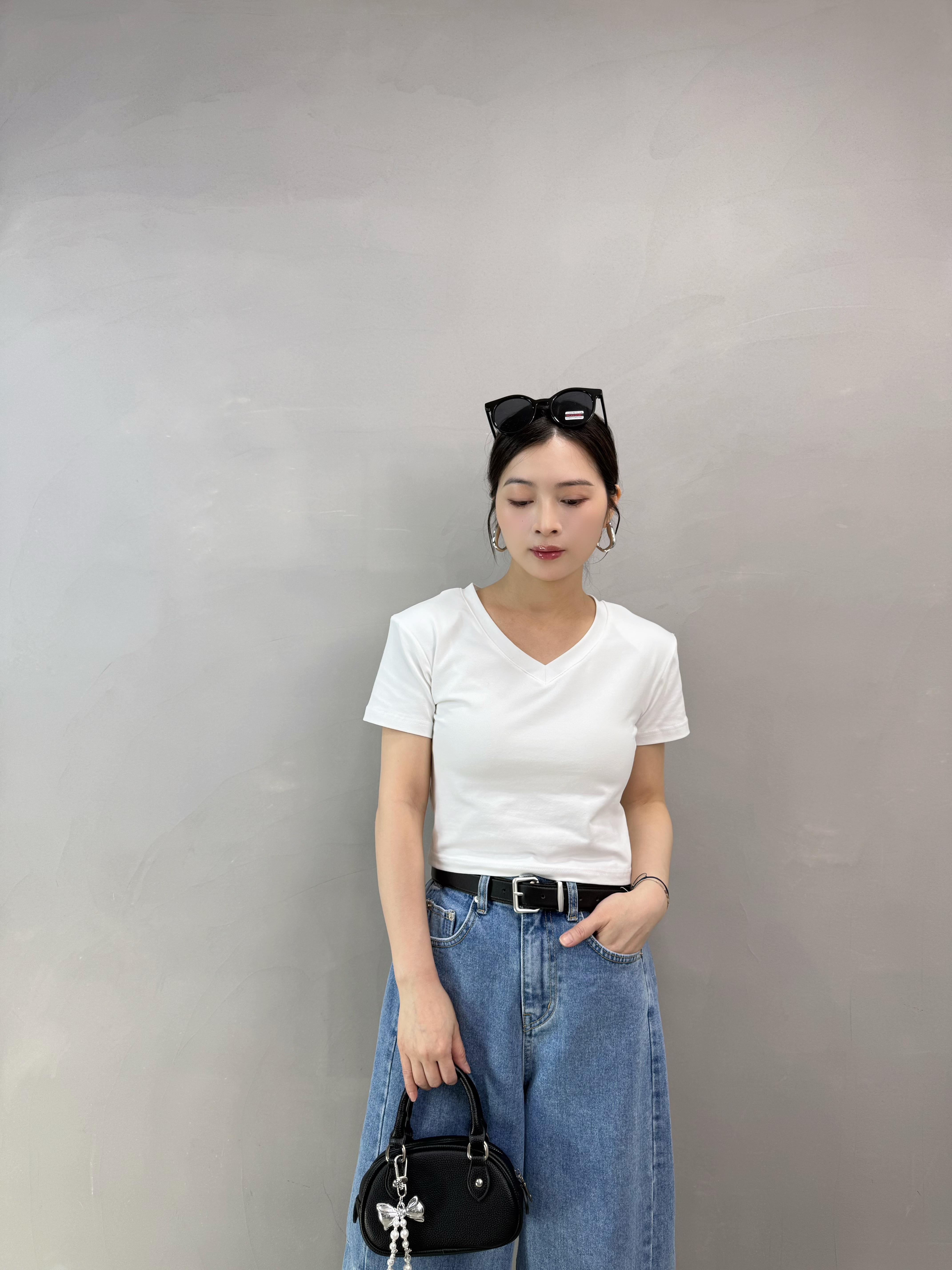 R70 V領淨色短Tee