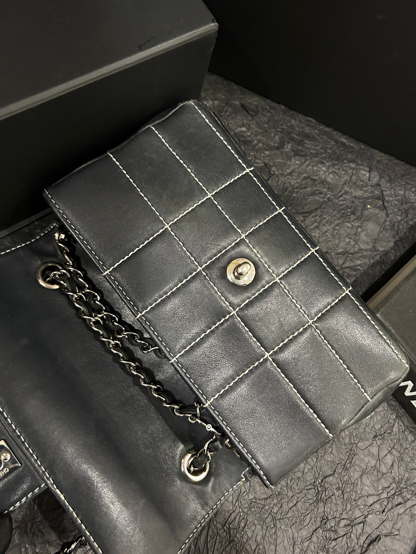 【預訂貨品】Chanel黑白格外縫線牛皮CF 