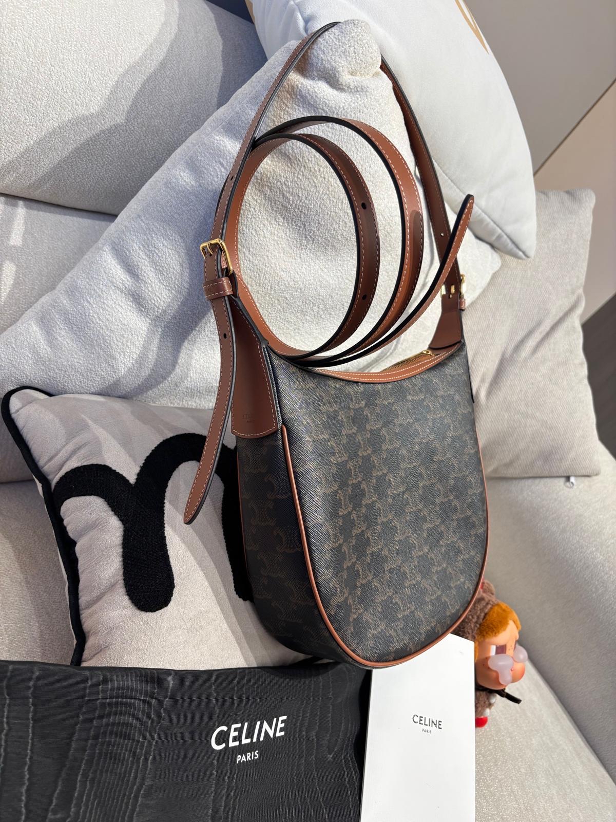 CELINE HELOISE HOBO 100%Authentic,98%new   ✅專門店收據✅2 Strap✅Dust bag 