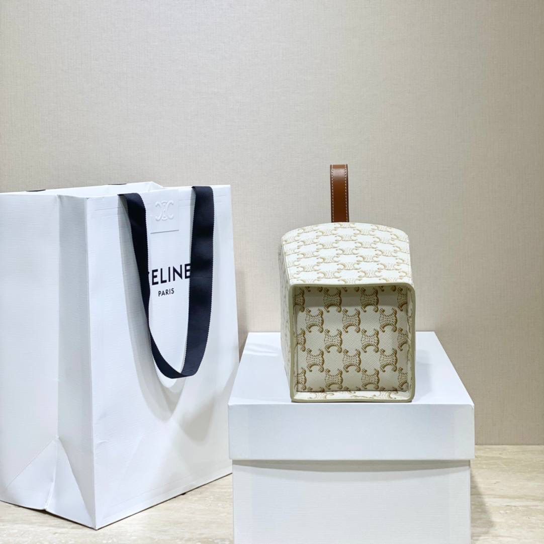 🔥大货实拍图 𝗖𝗘𝗟𝗜𝗡𝗘 ♥ 𝗦𝗧𝗥𝗔𝗣 𝗕𝗢𝗫 型号：197142 尺寸：10.5*14.5*10cm