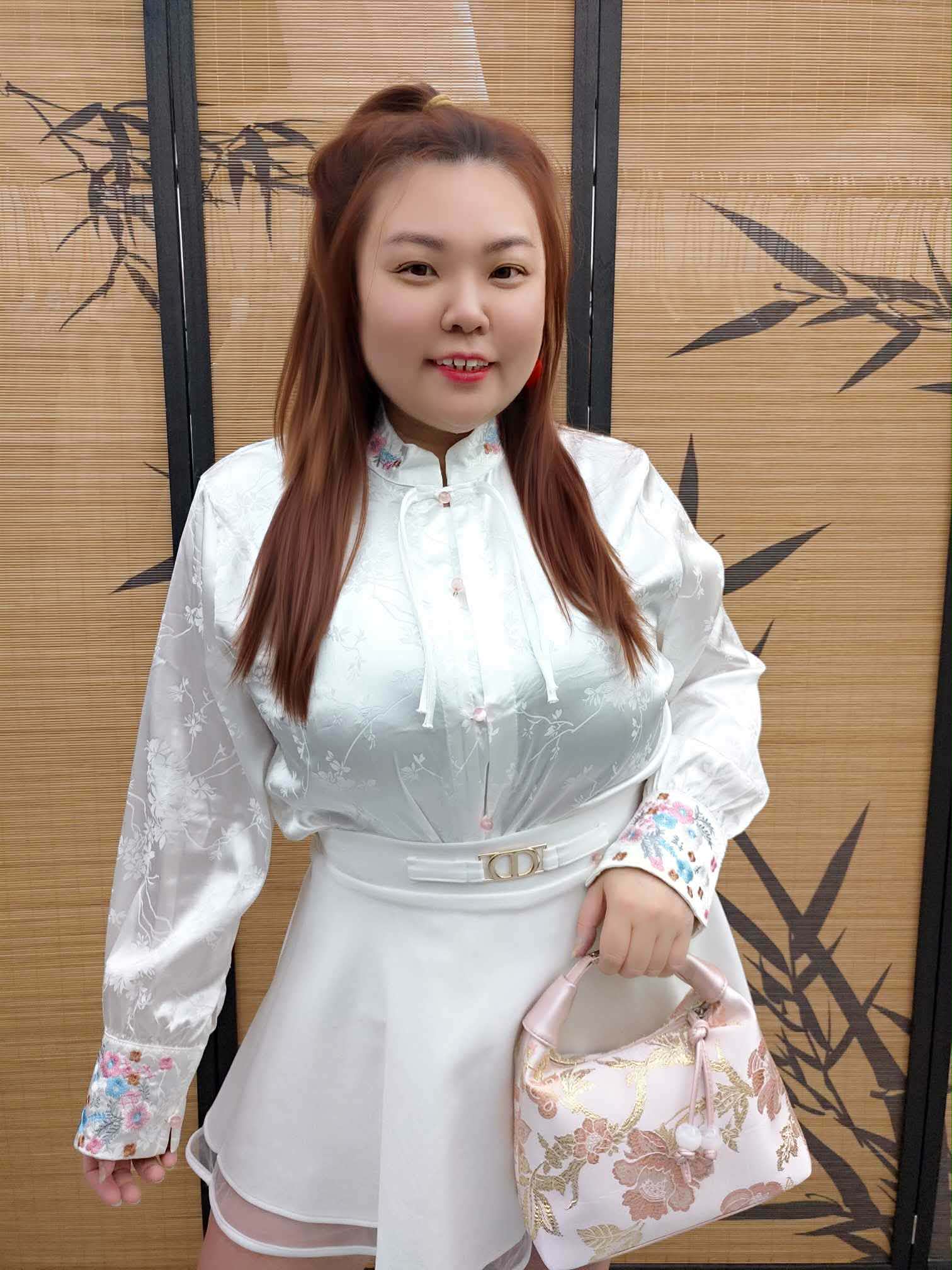 DDE16 刺绣图设计长袖新中式上衣（胸围 100-125CM）