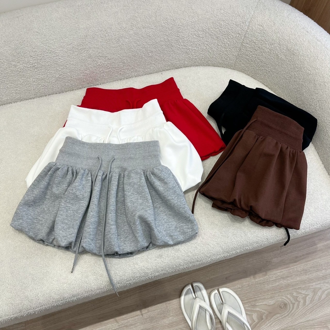 Bkk秋冬款 修腰泡泡裙