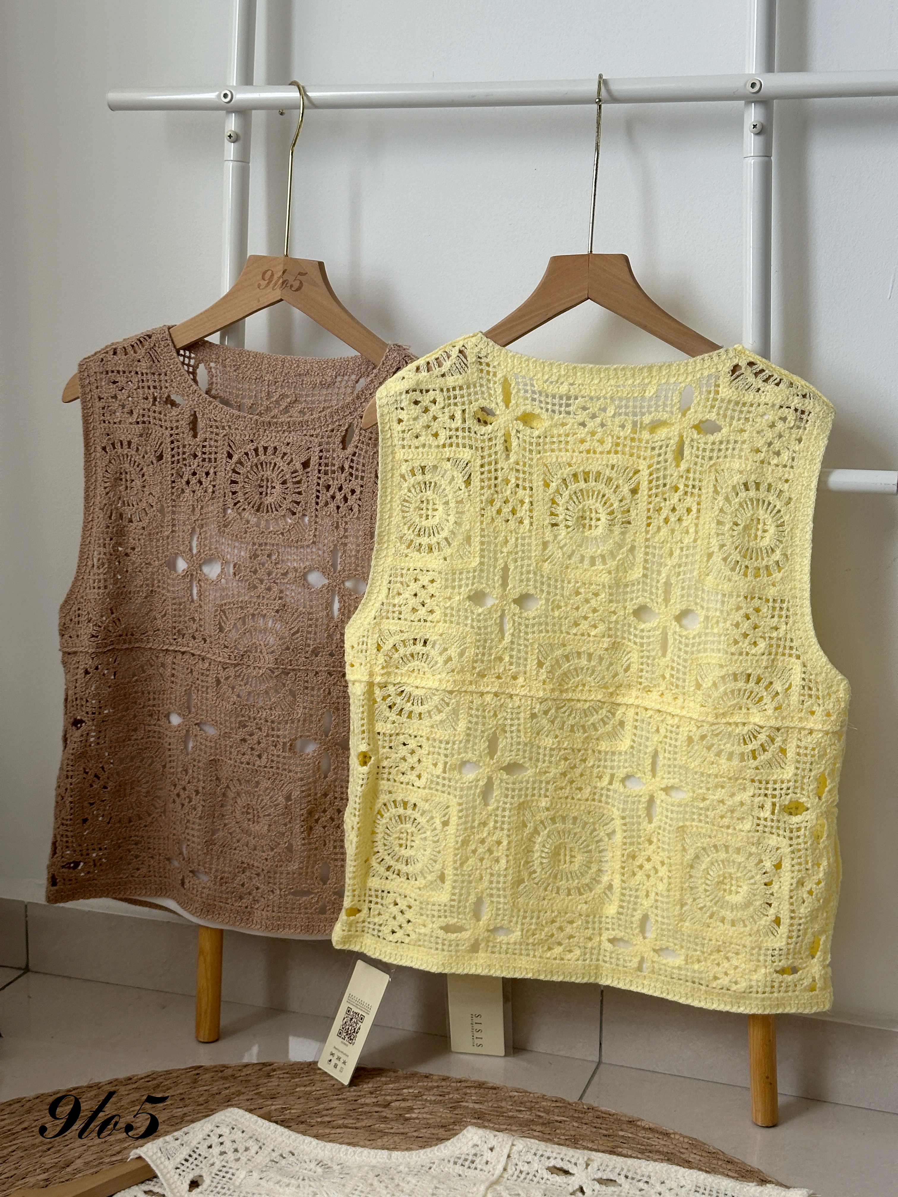 T4129 Sleeveless Bohemian Top - 4 Colors 