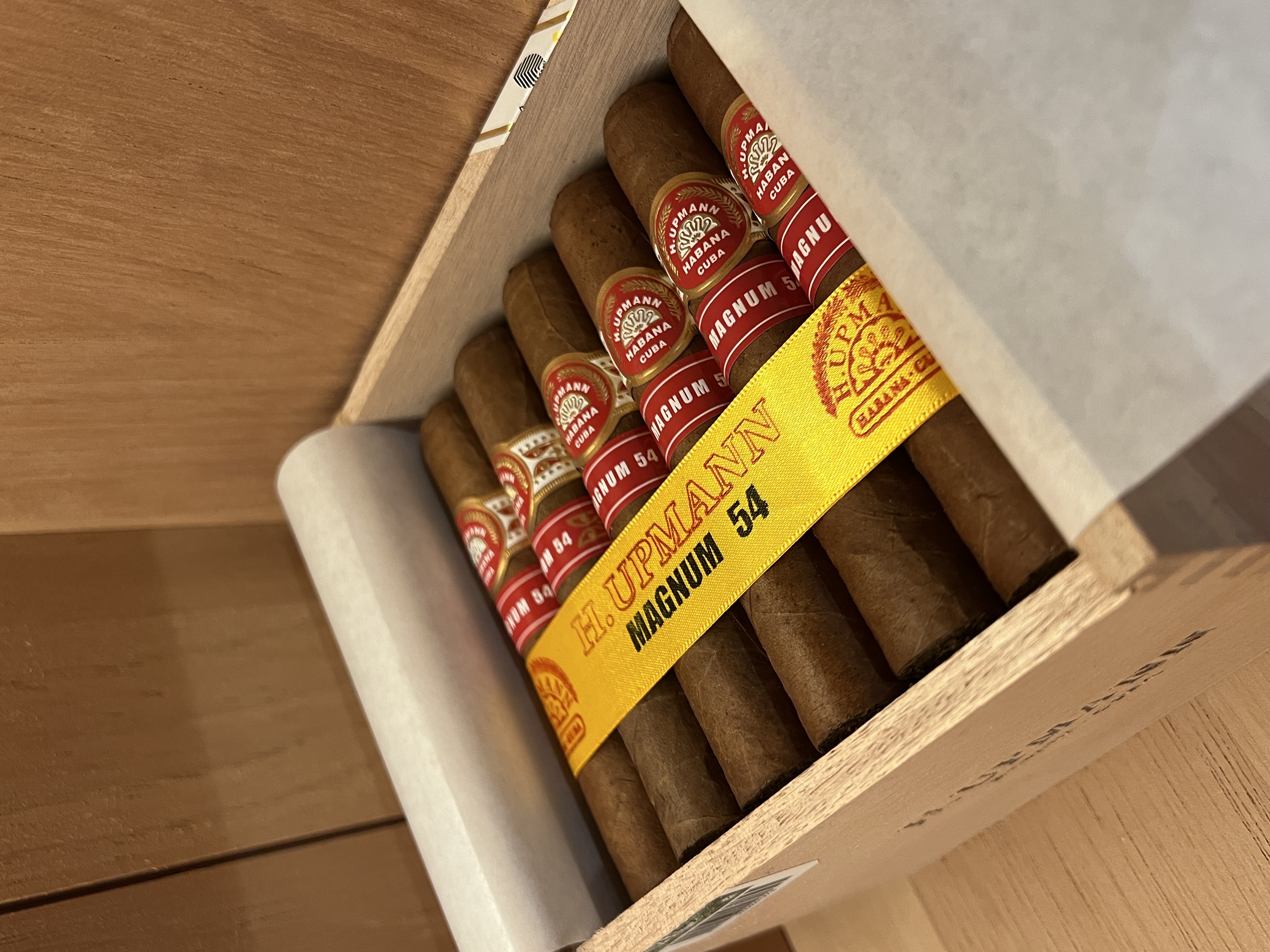 H.Upmann Magnum烏普曼瑪瑙54（25支）