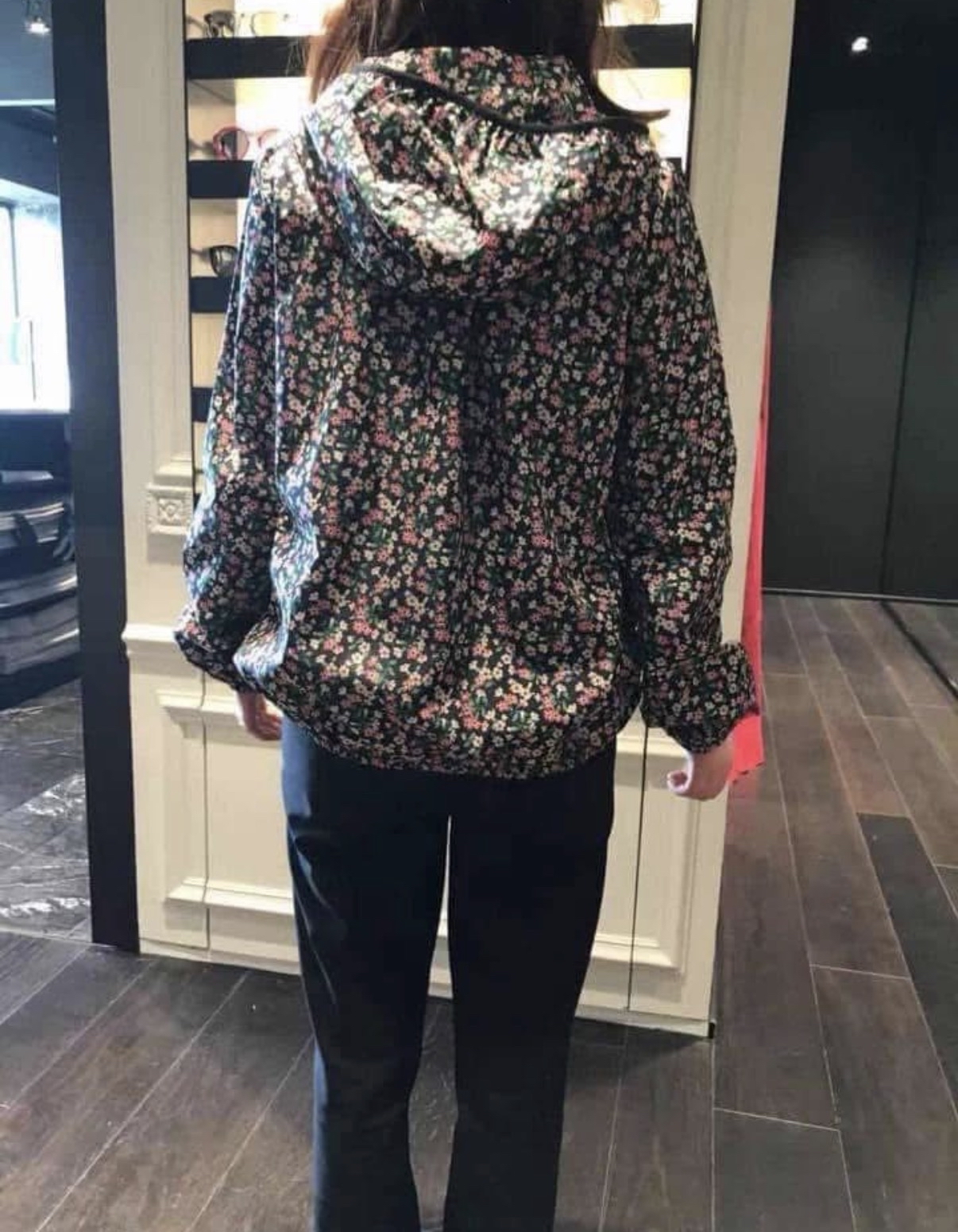 Moncler 女童14 碼深藍花花風衣