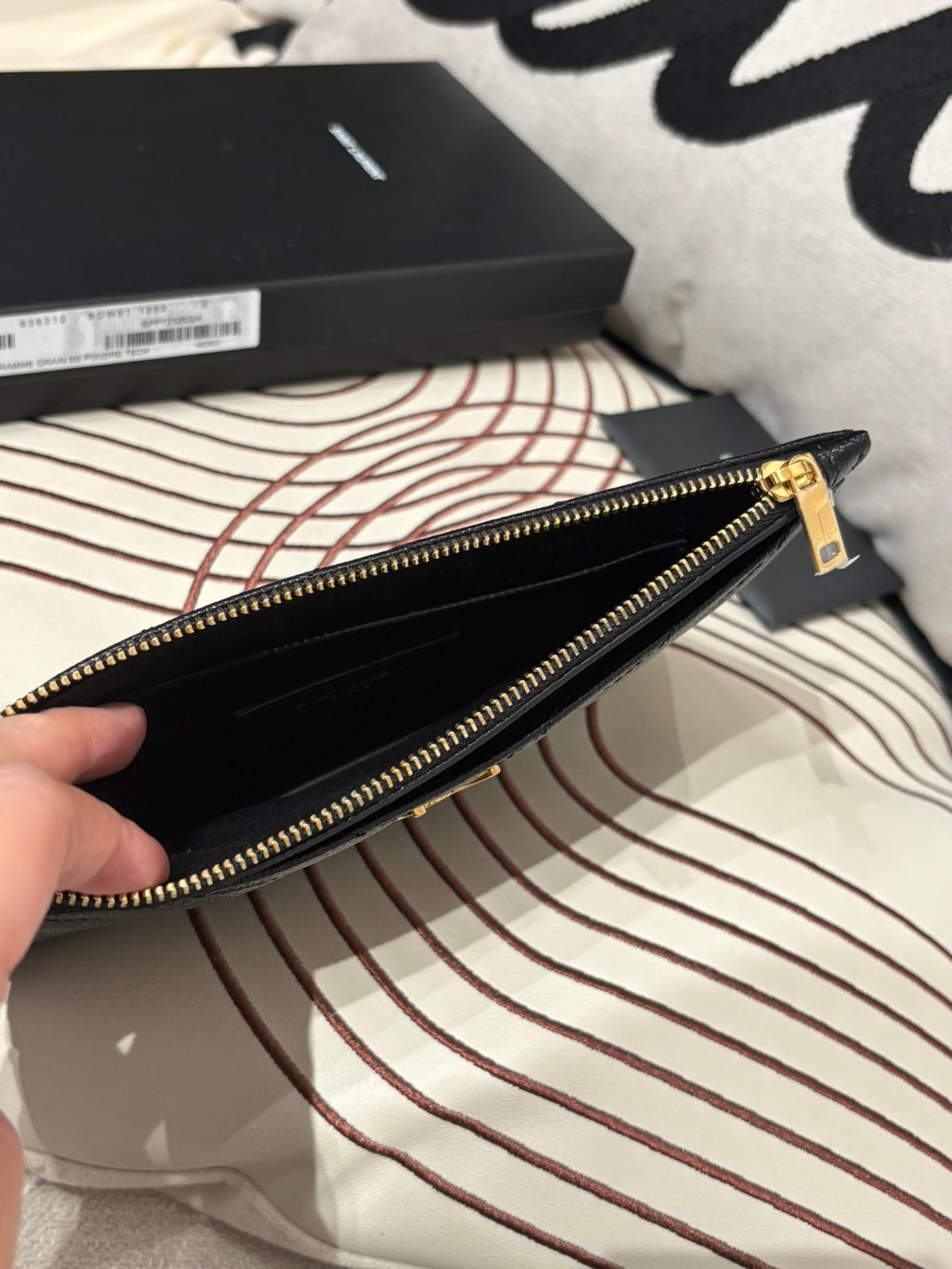 YSL long wallet clutch 荔枝牛皮 100%Authentic ,98%new✅dust bag  