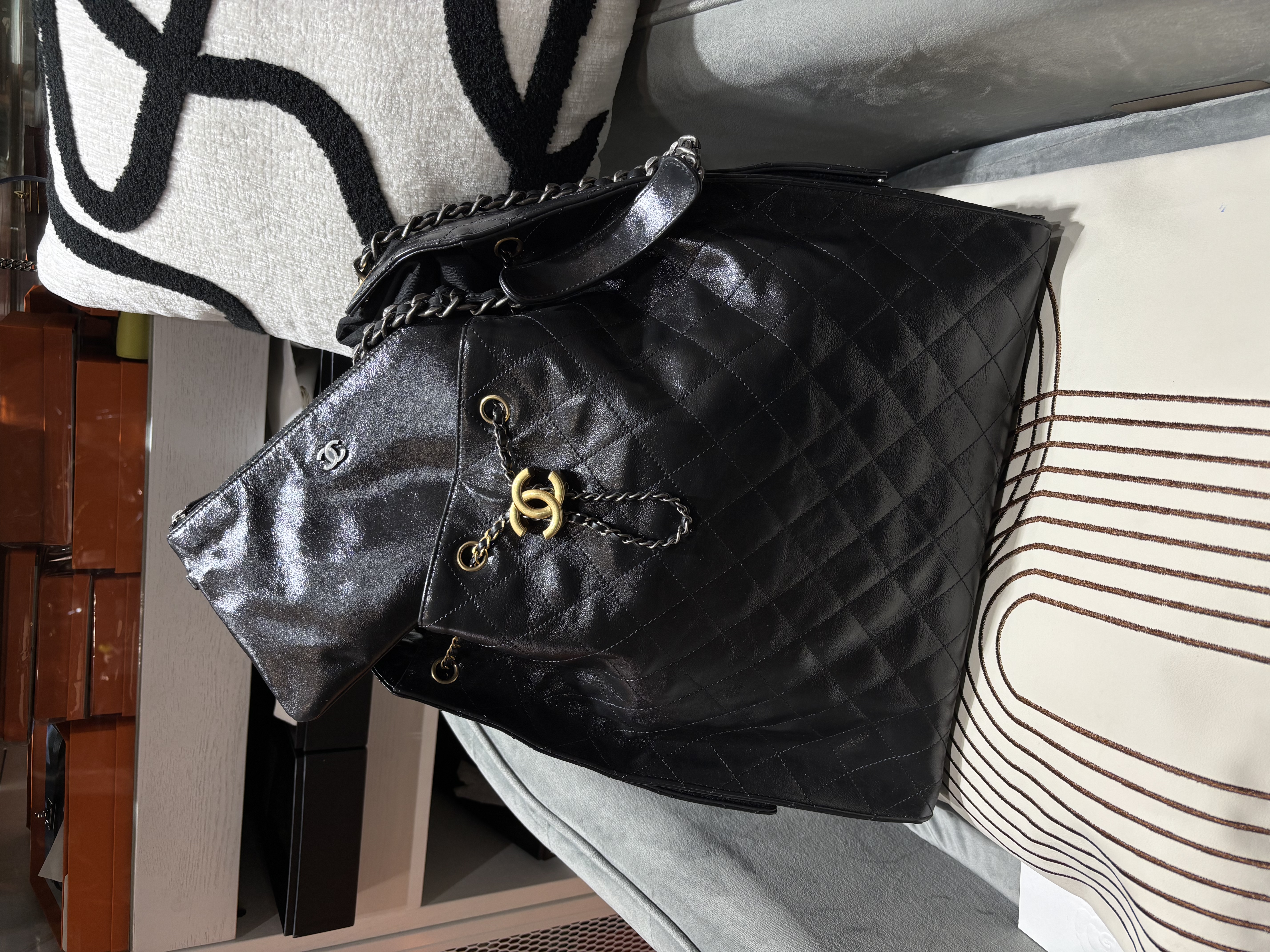 Chanel 25 large hobo calfskin 100%Authentic, 99%new ✅專門店收據 ✅晶片✅防塵袋✅盒
